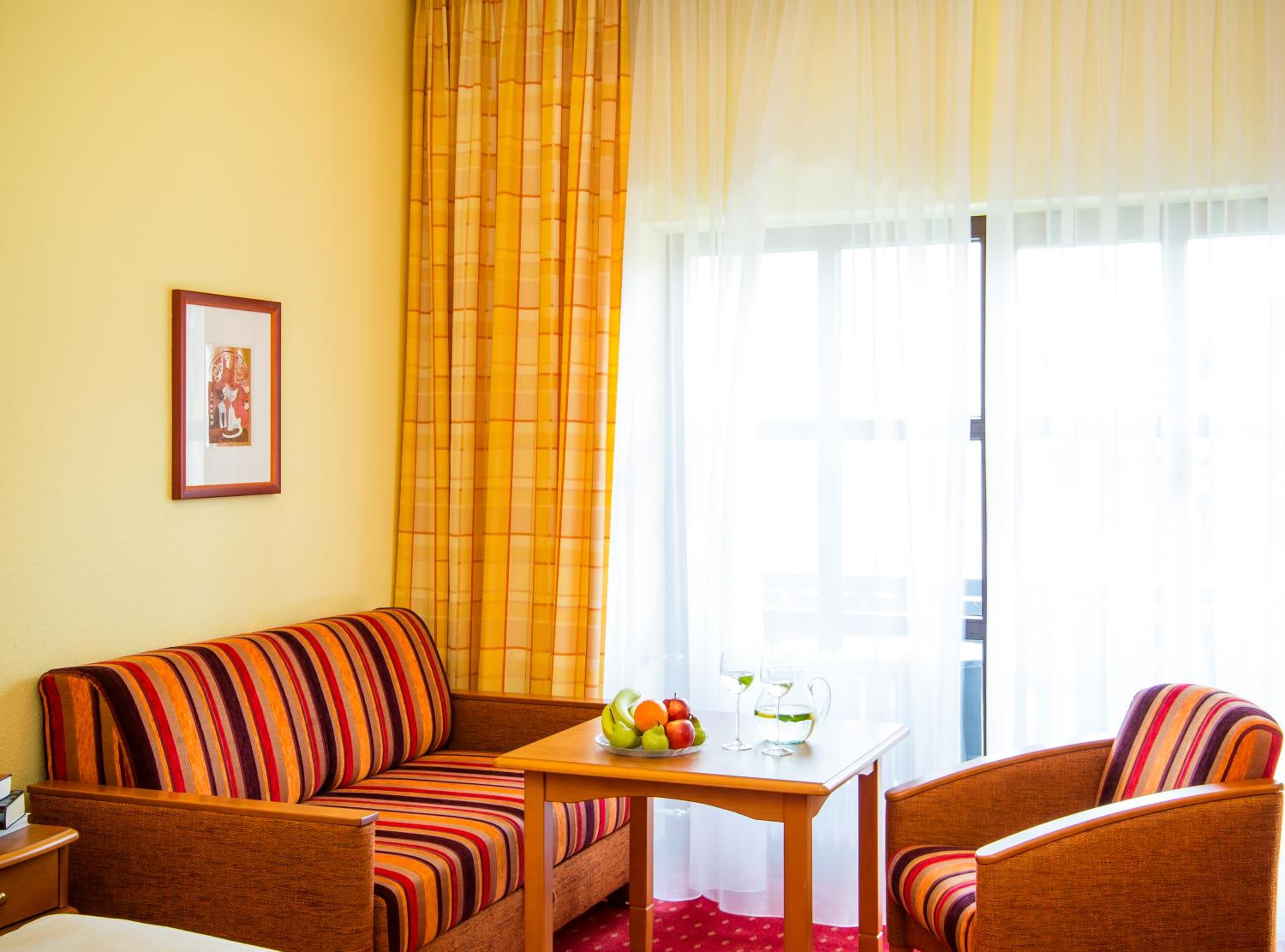 Double Room with Balcony - Photo 2