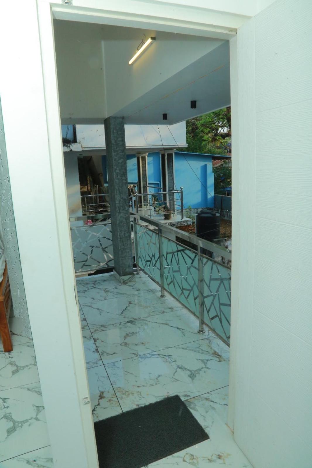 Double Room with Balcony photo 2