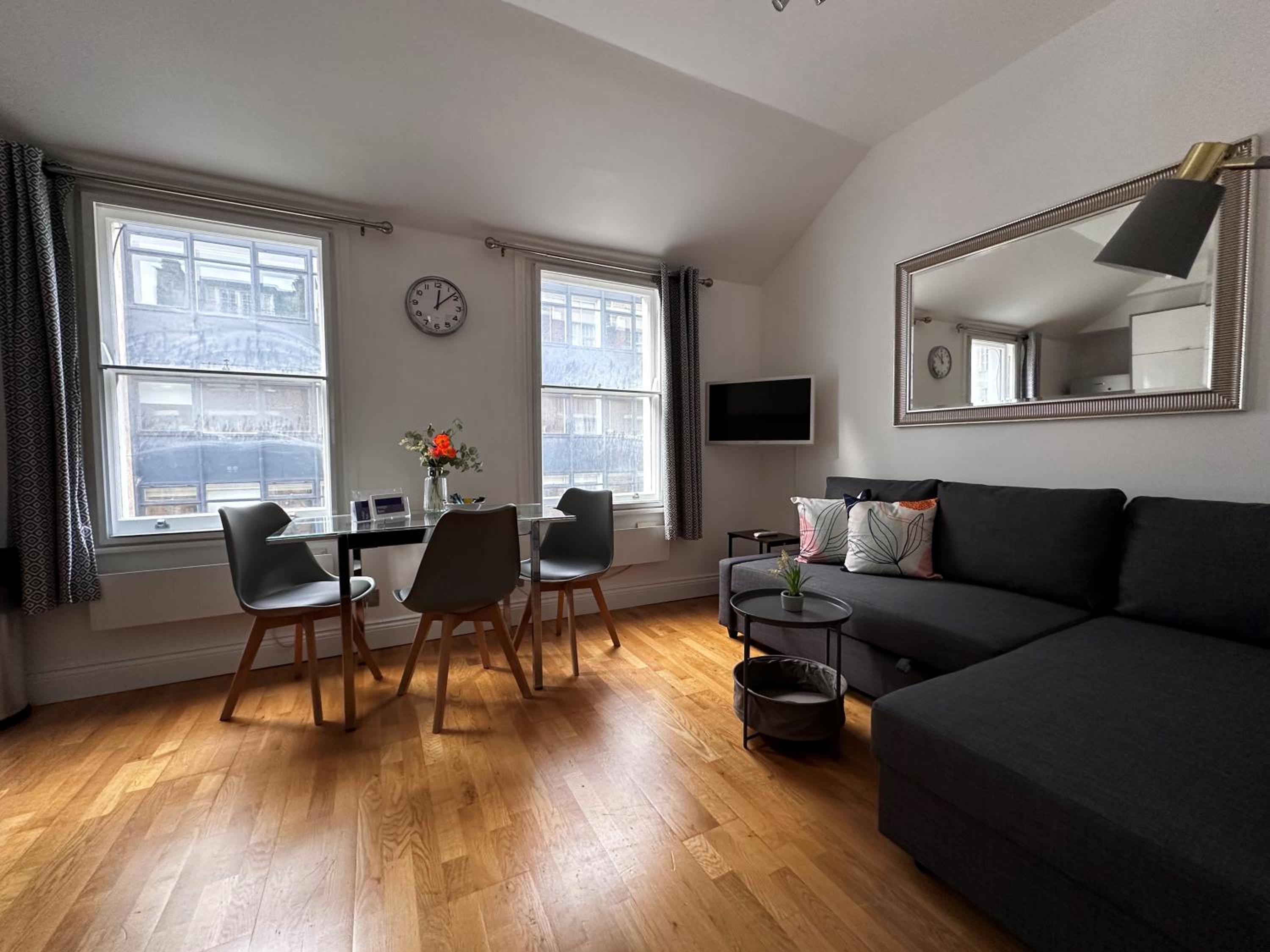 Apartment photo 1