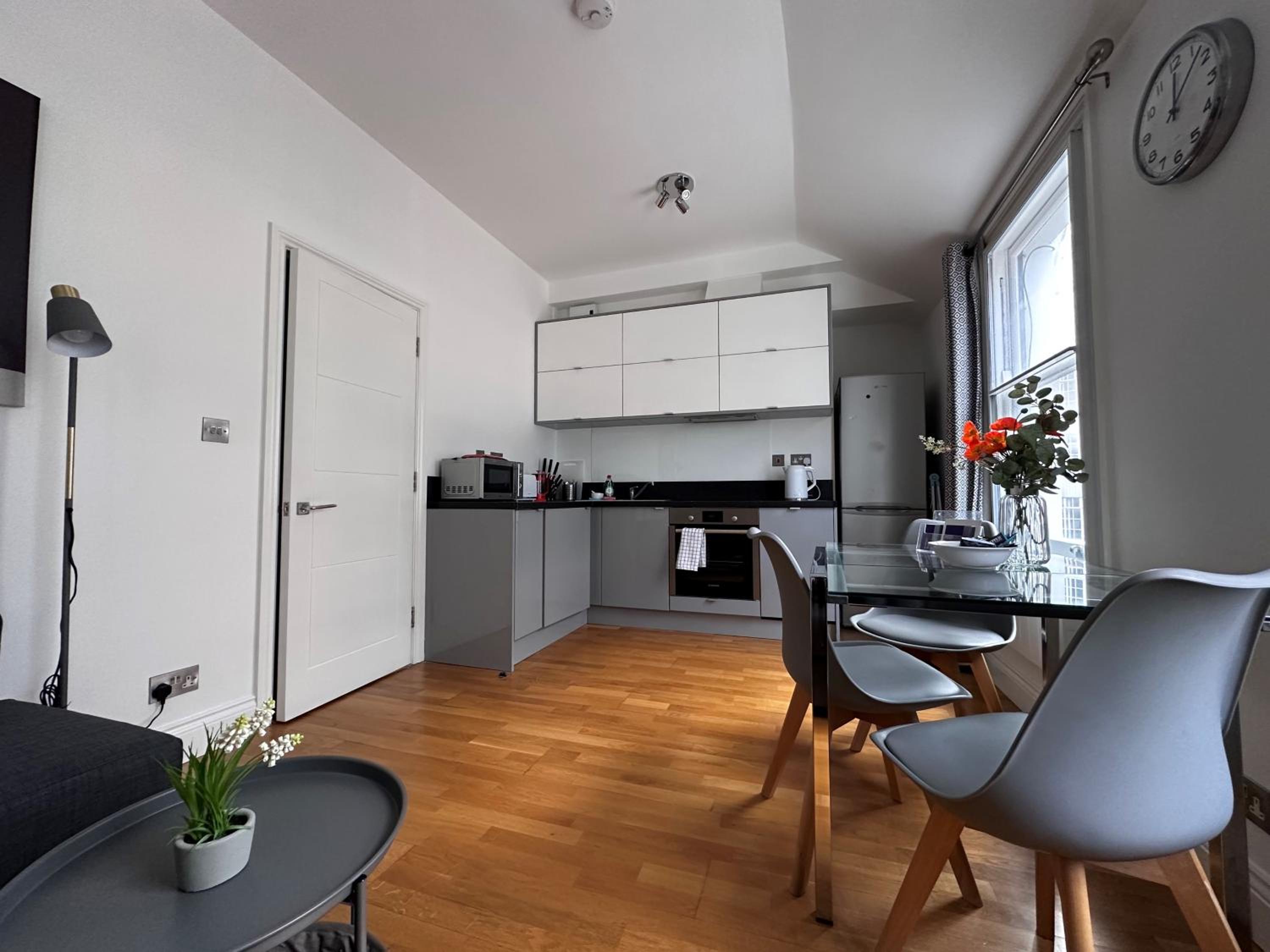 Apartment photo 3