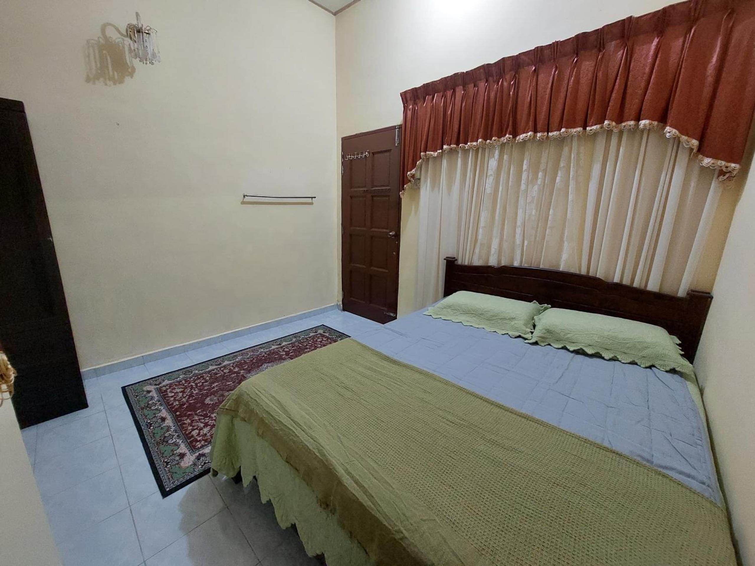 Three-Bedroom Villa photo 2