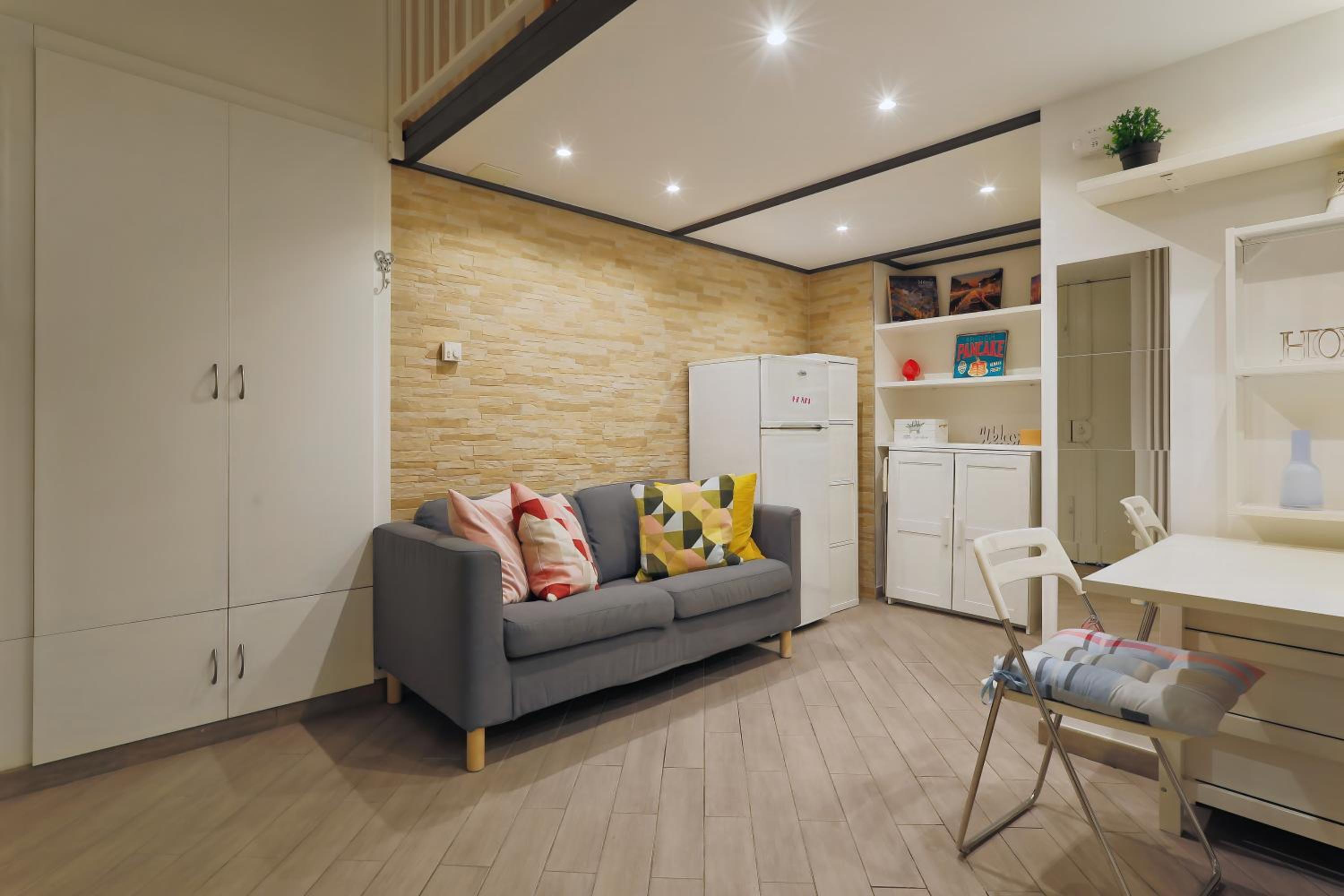 One-Bedroom Apartment