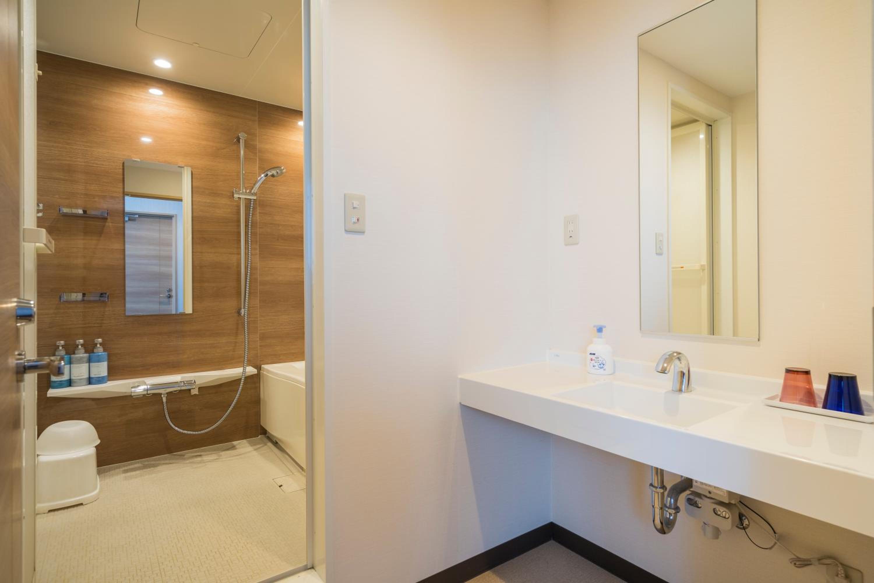 Deluxe Twin Room - Non-Smoking photo 3