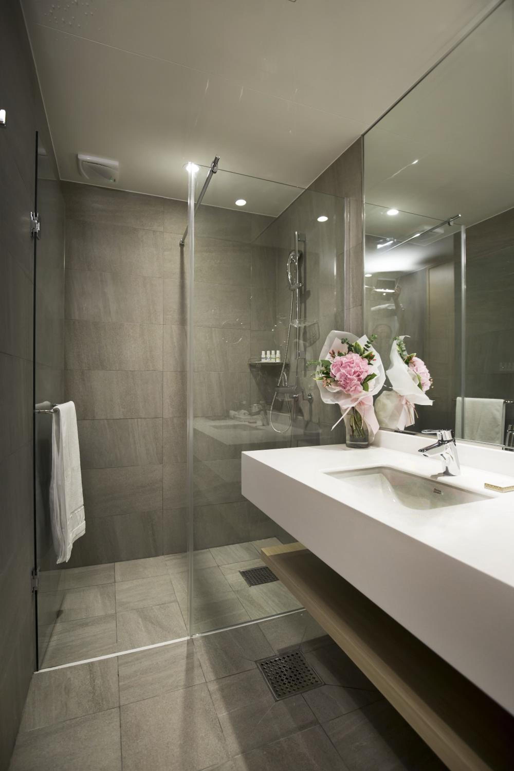 Superior Double Room - Make up room 2 times for more than 7 nights (Reducing stay period is not allowed) photo 1