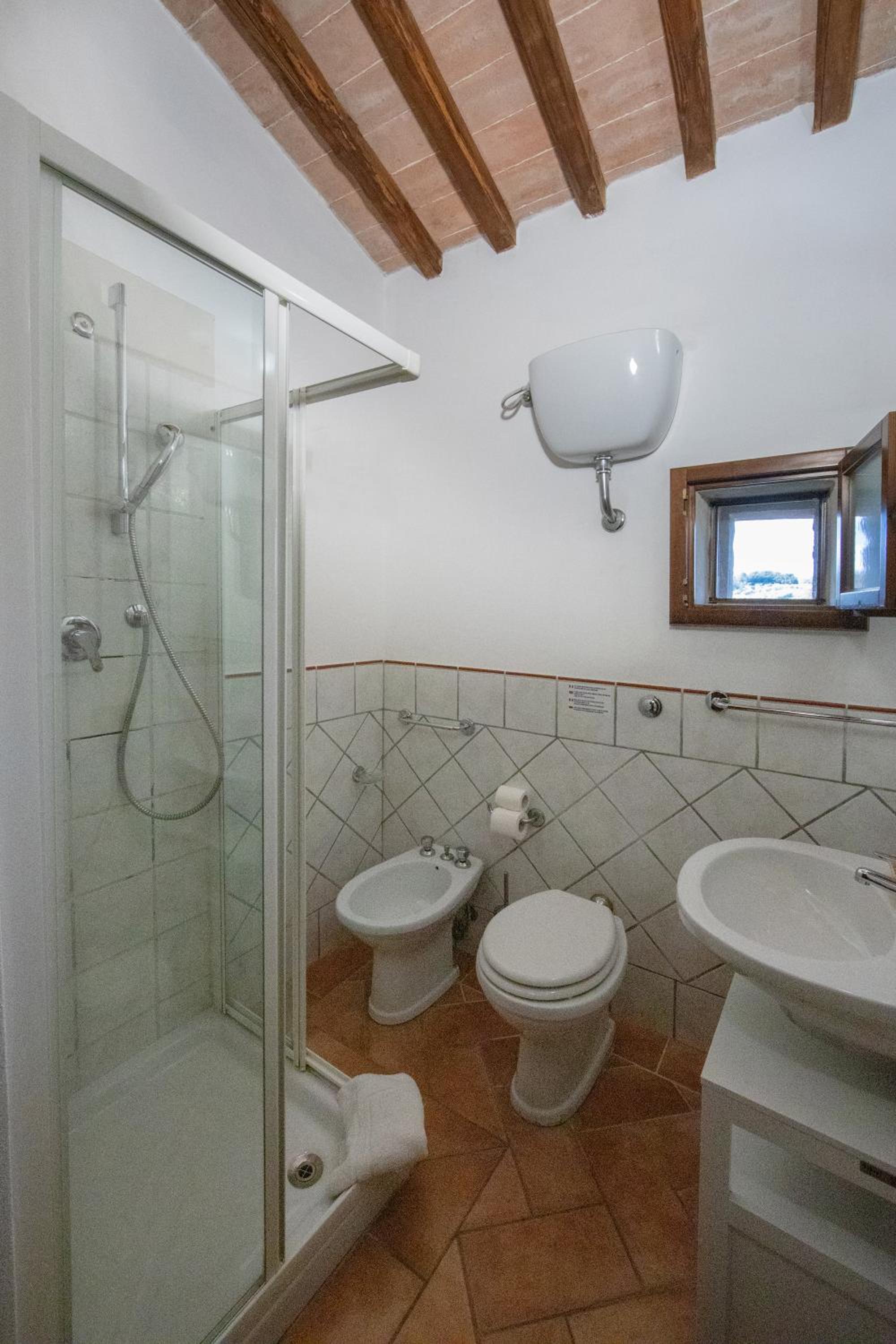 One-Bedroom Apartment - Photo 9