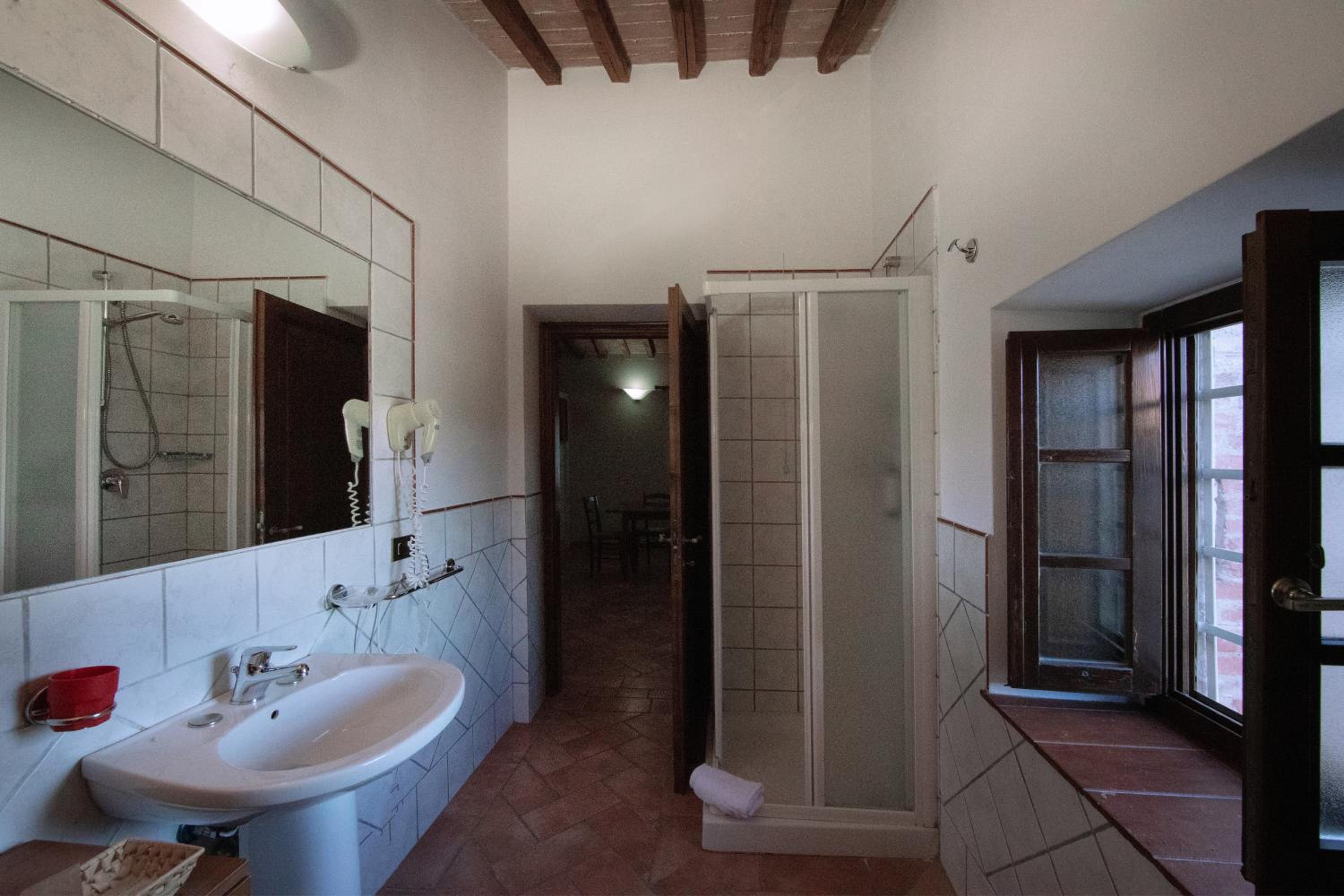One-Bedroom Apartment - Photo 17