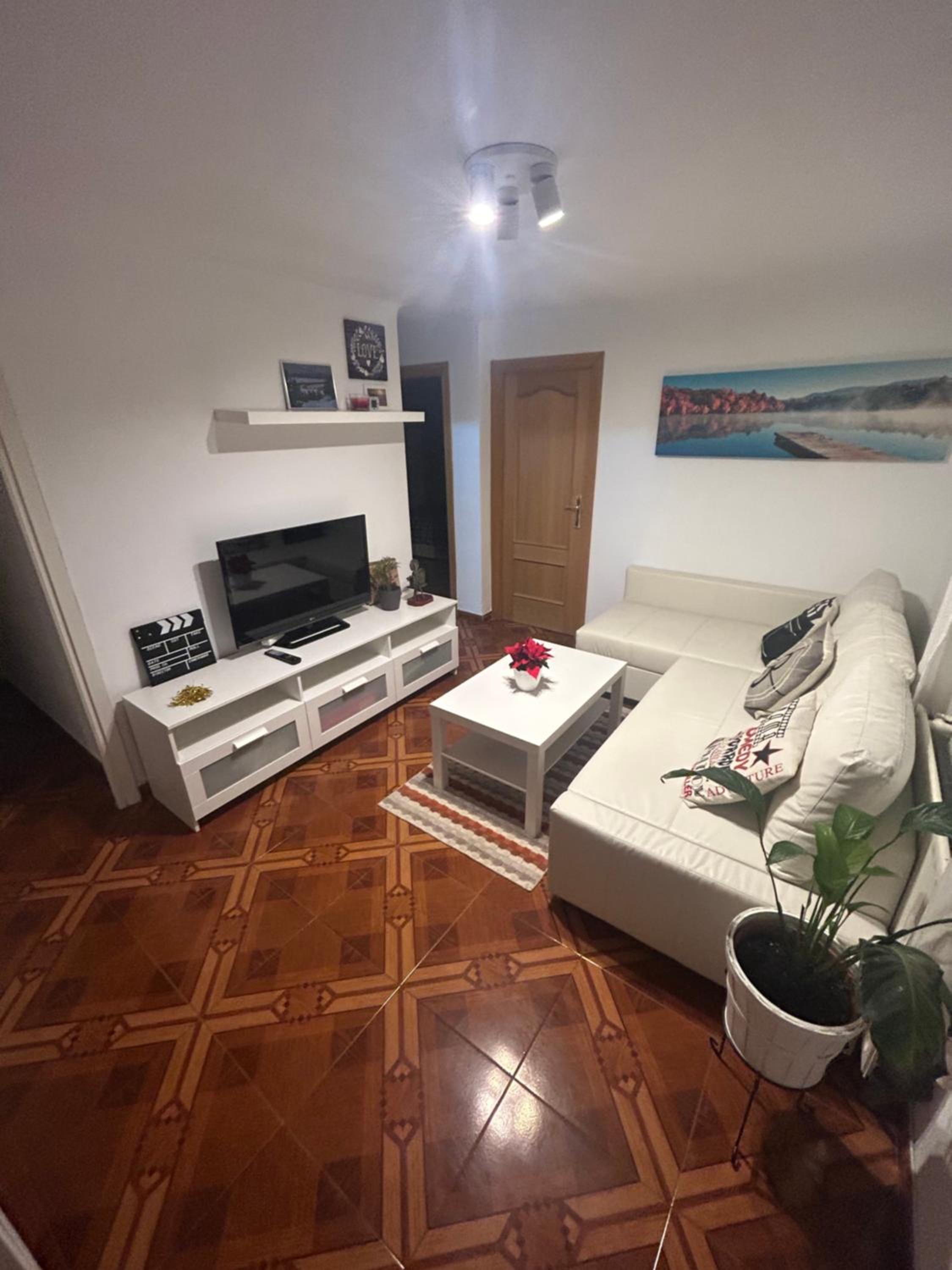 Habitación individual con baño compartido