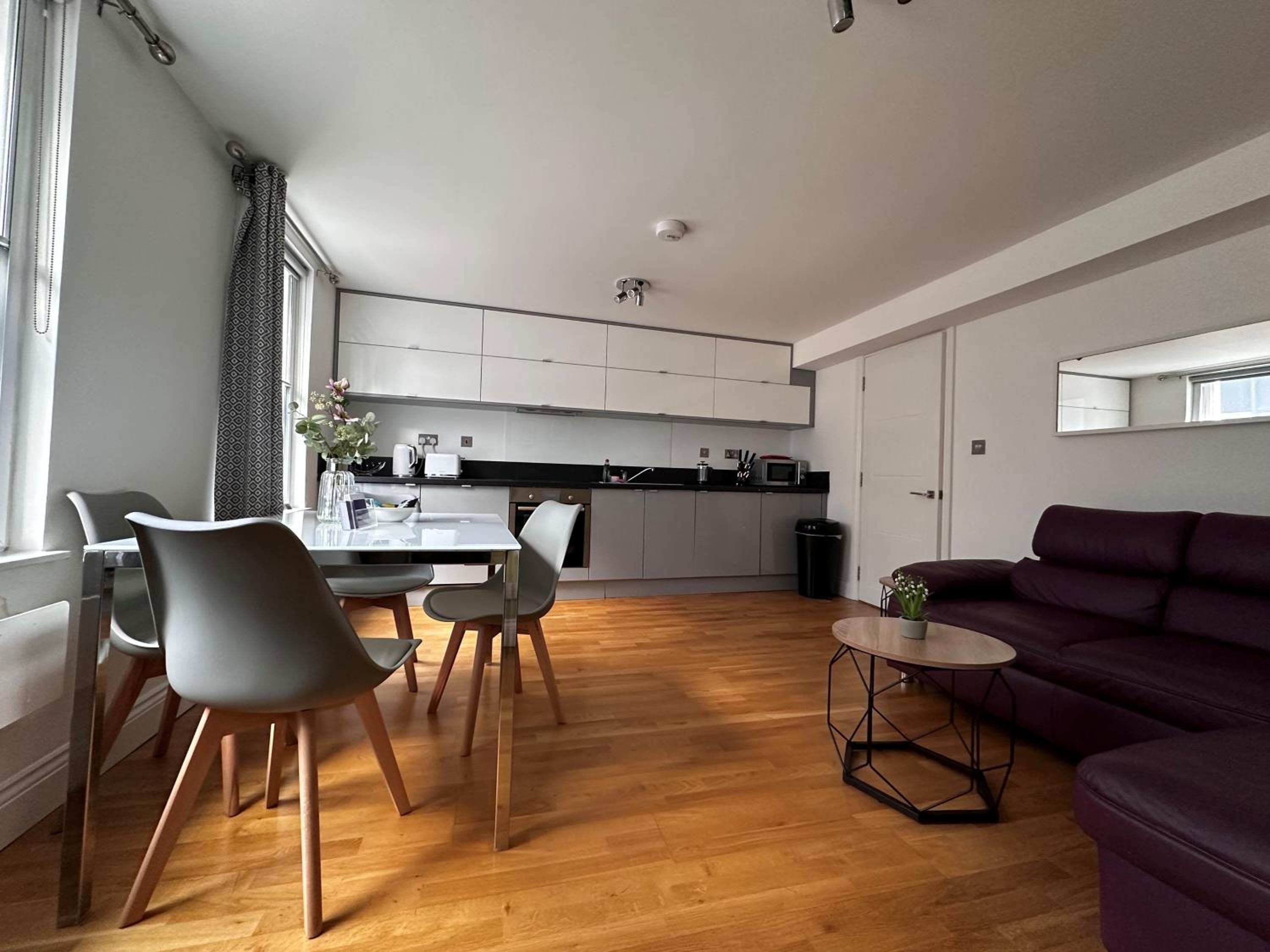 Apartment photo 2