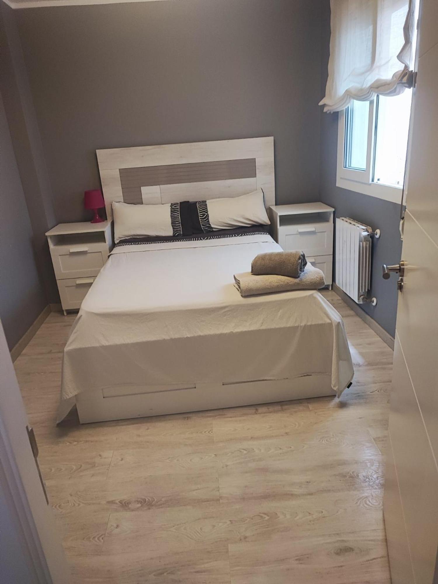 Habitación Doble con Baño Privado Externo en Apartamento Compartido