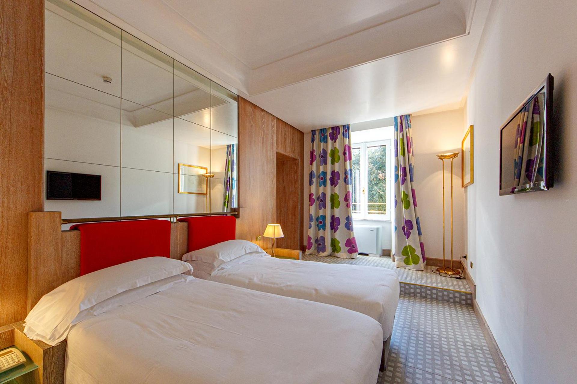 Classic Double or Twin Room thumbnail 5