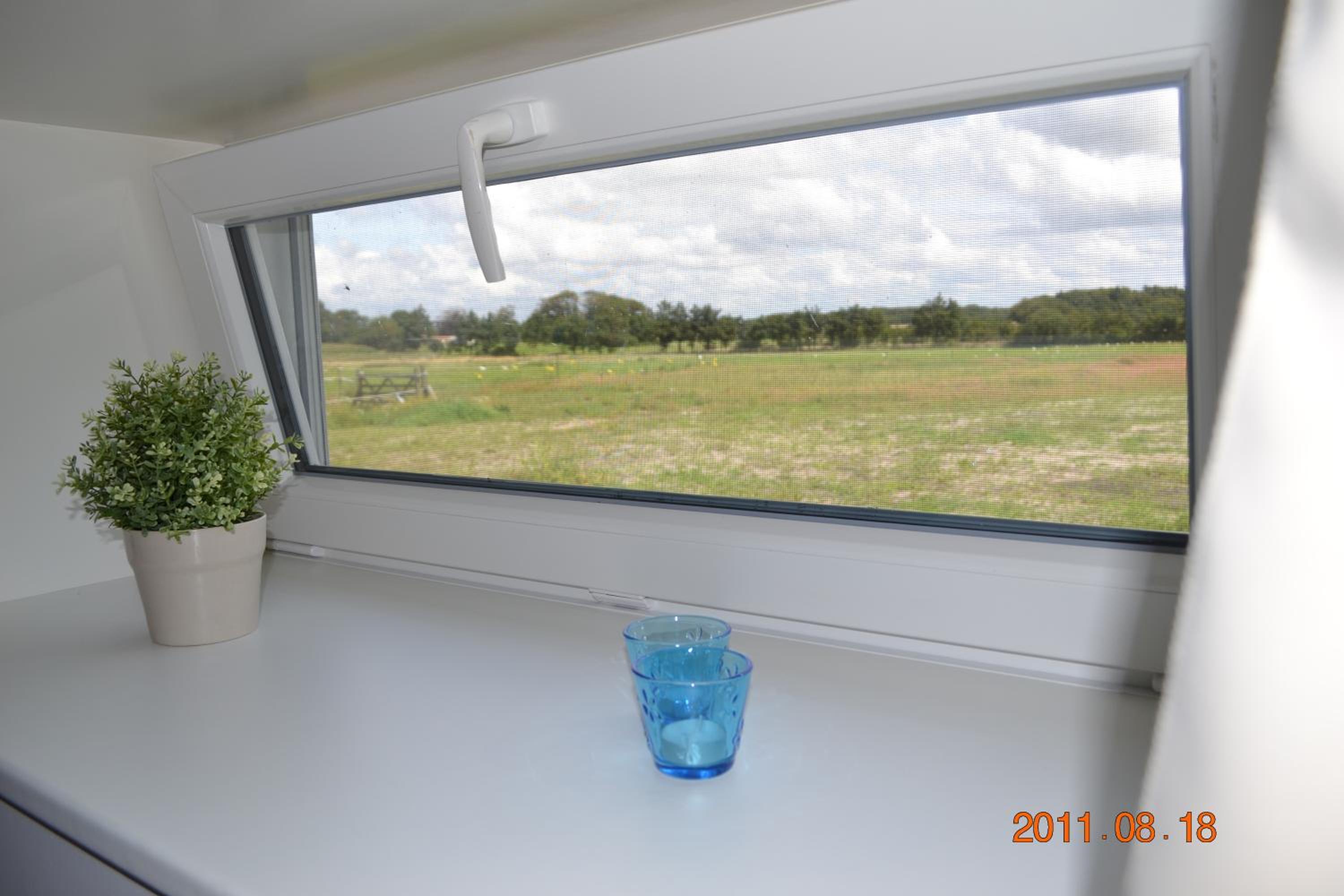 Deluxe Double Room with Shower - Photo 8