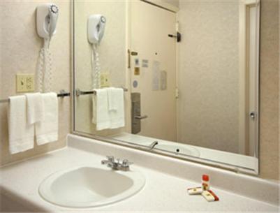 Double Room with Two Double Beds - Non-Smoking - Photo 7