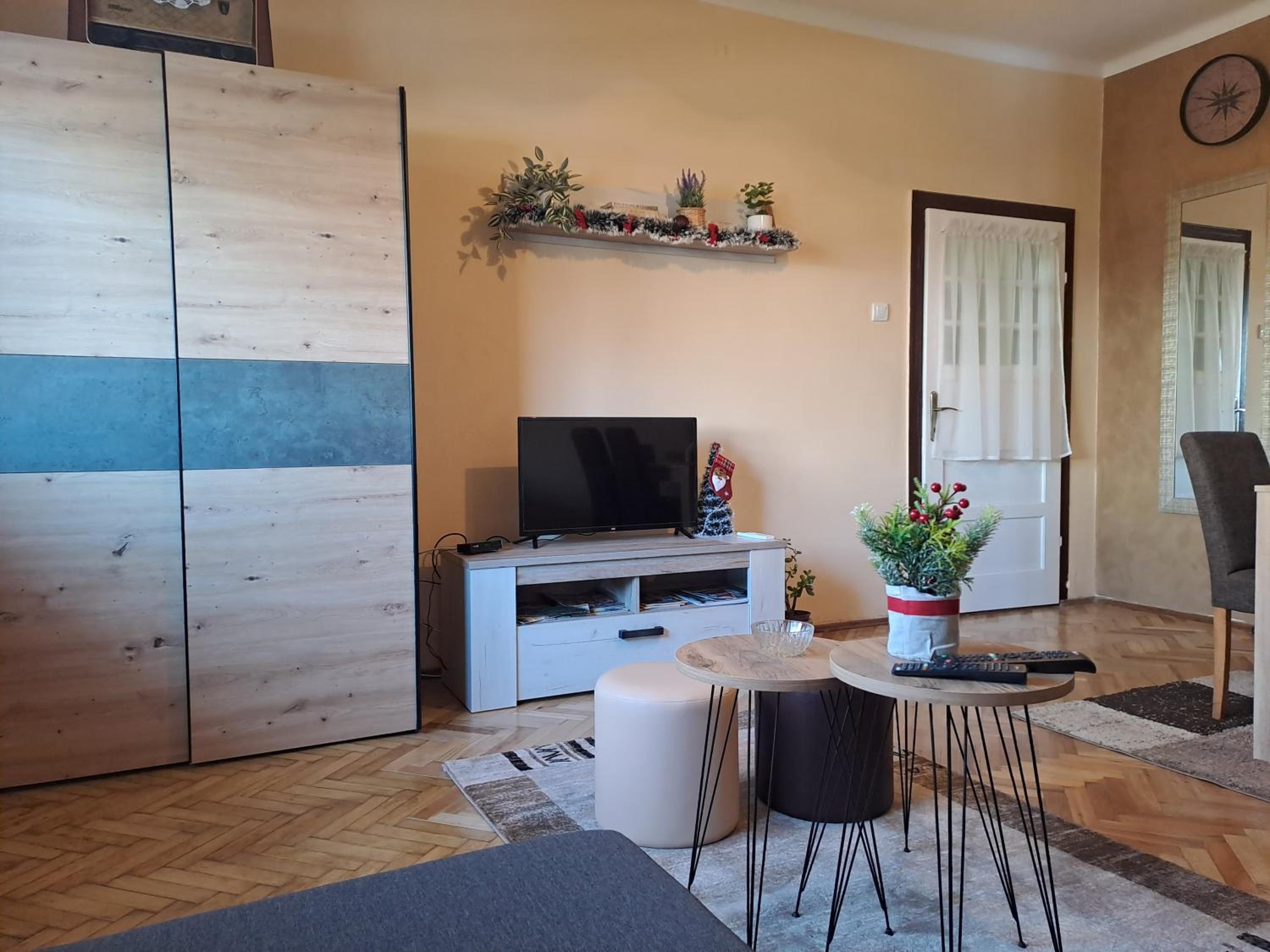 Apartment photo 1