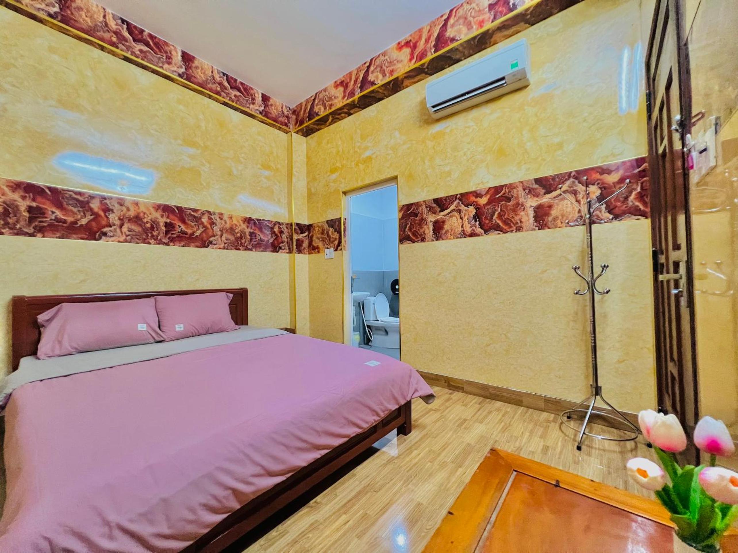 Budget Double Room photo 3