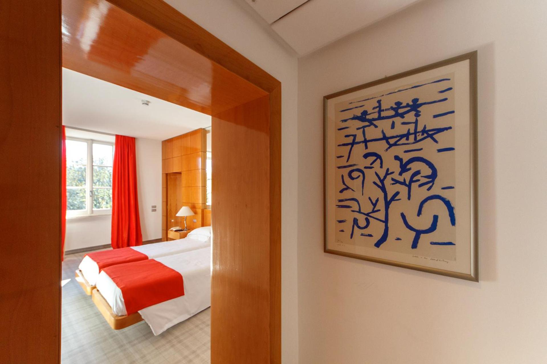 Classic Triple Room thumbnail 6
