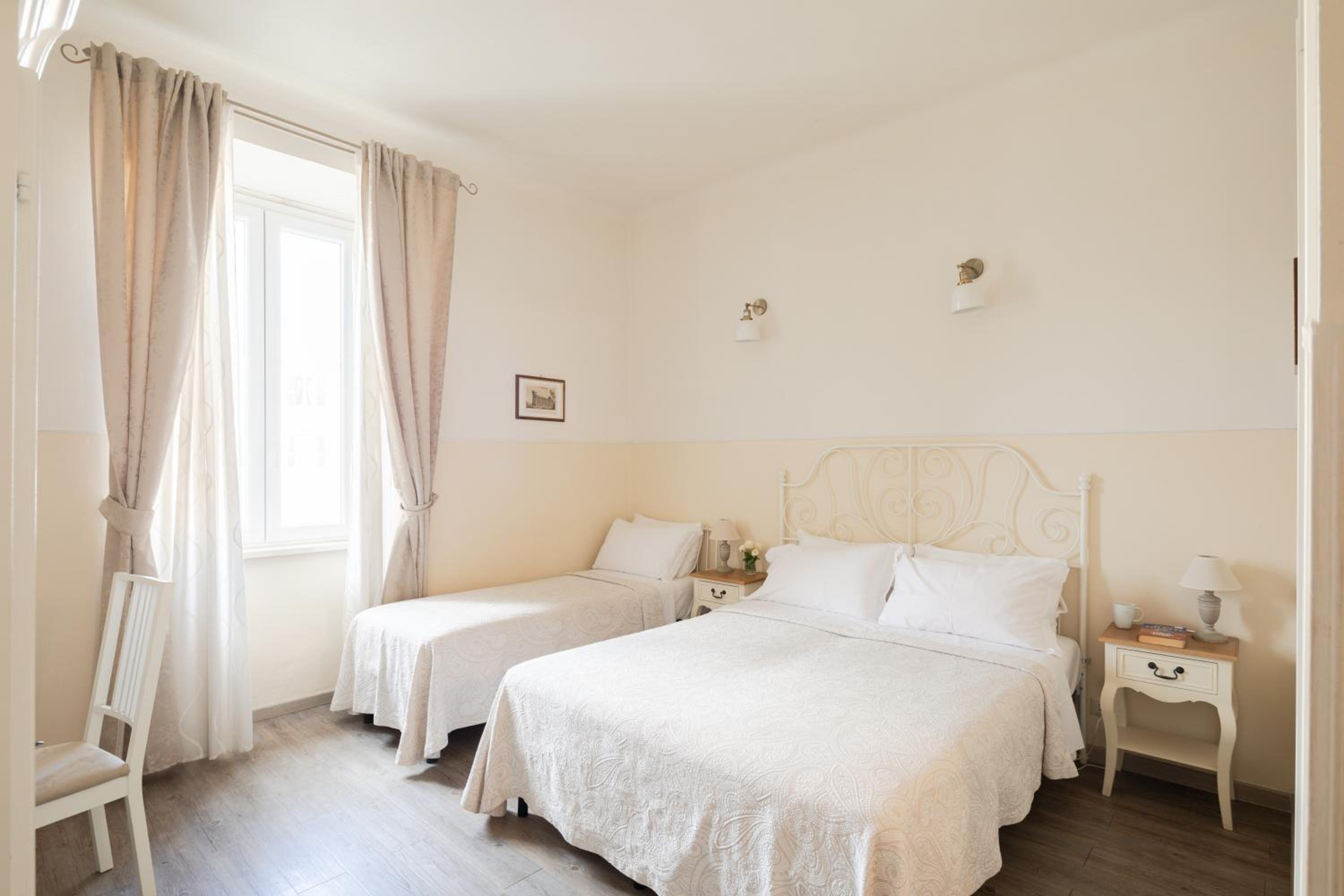 Triple Room with City View