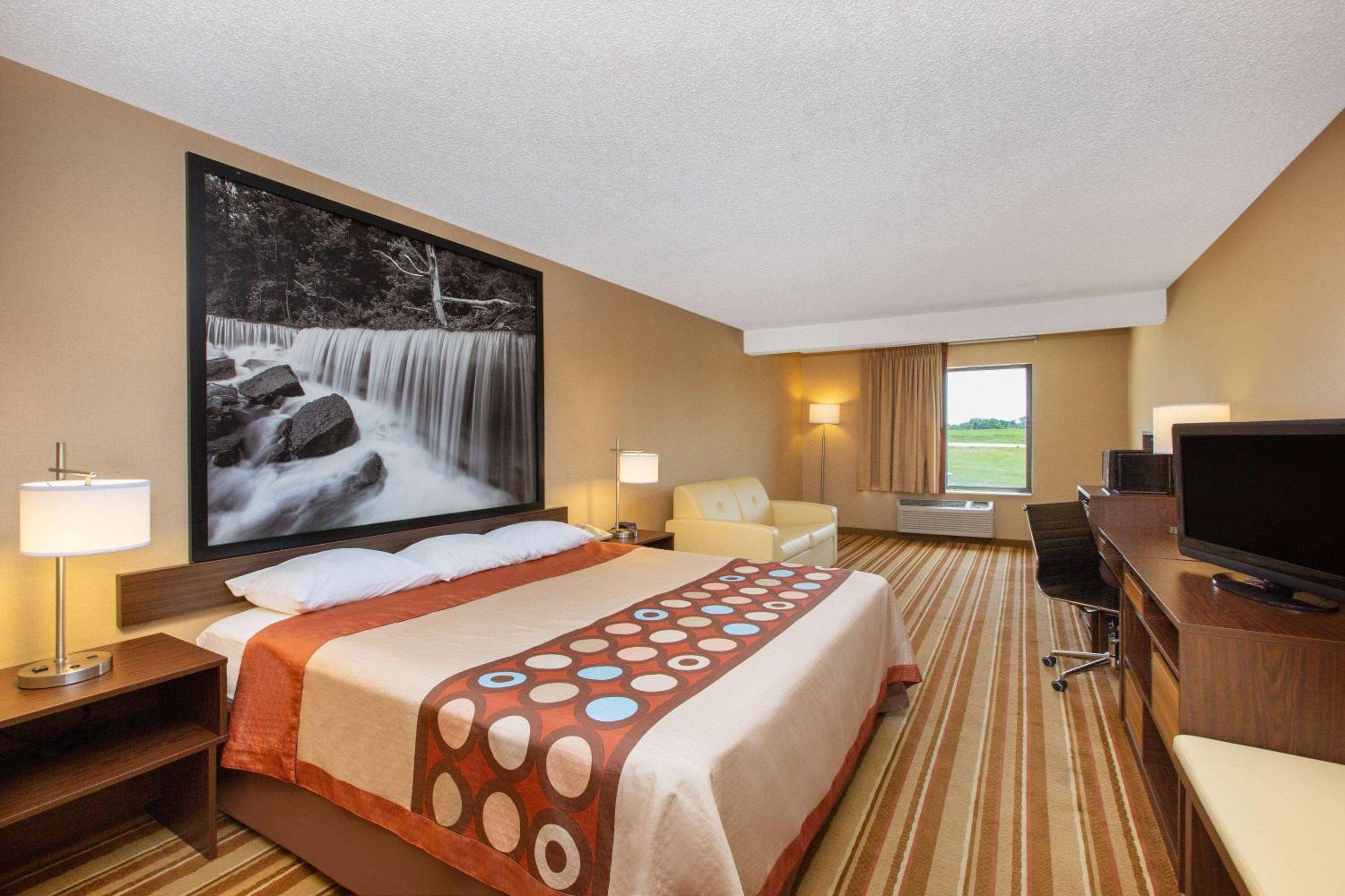 King Studio Suite - Non-Smoking - Photo 4