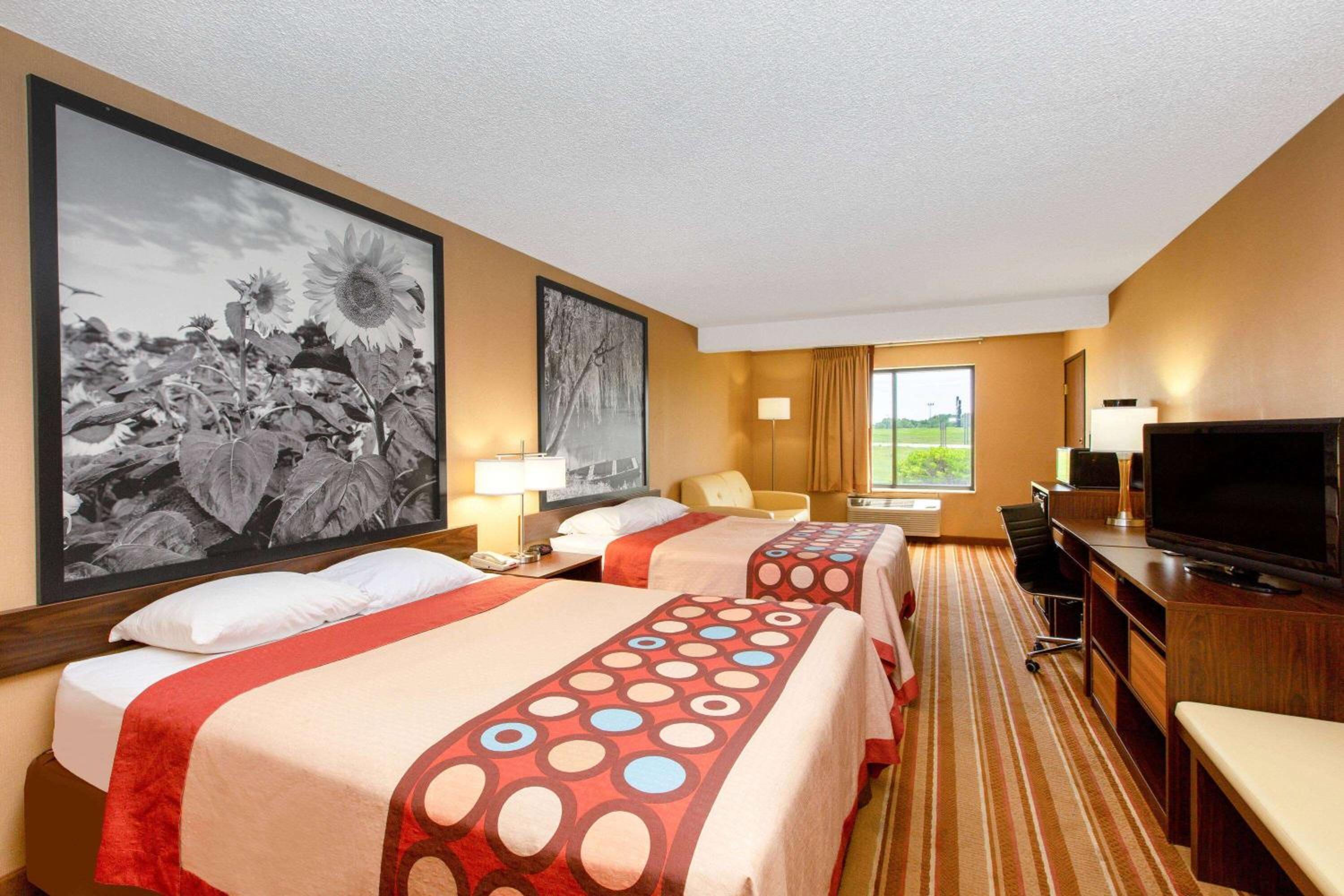 Studio Suite with 2 Queen Beds, Non-Smoking - Photo 1