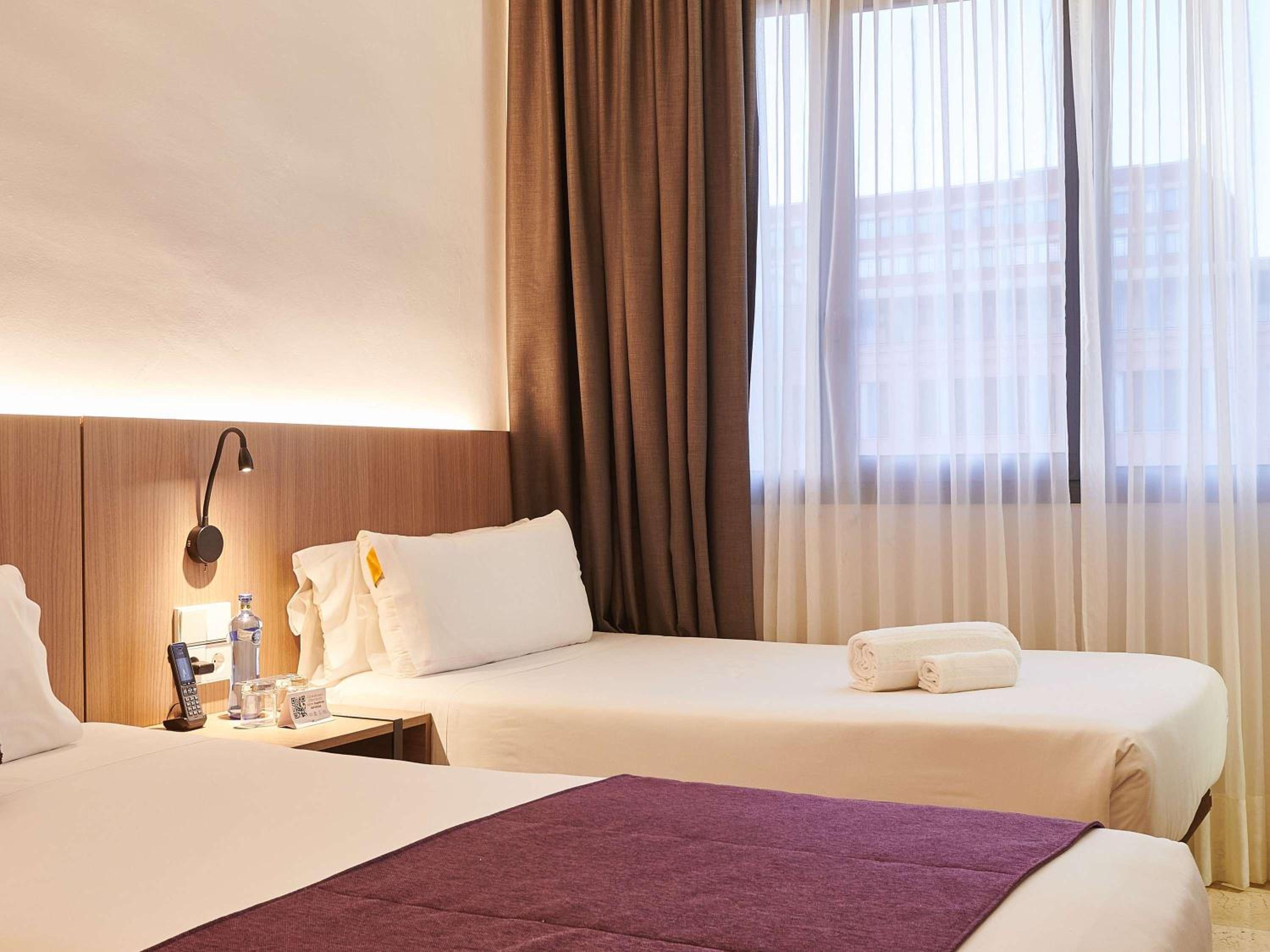 Standard Room With Three Single Beds photo 2
