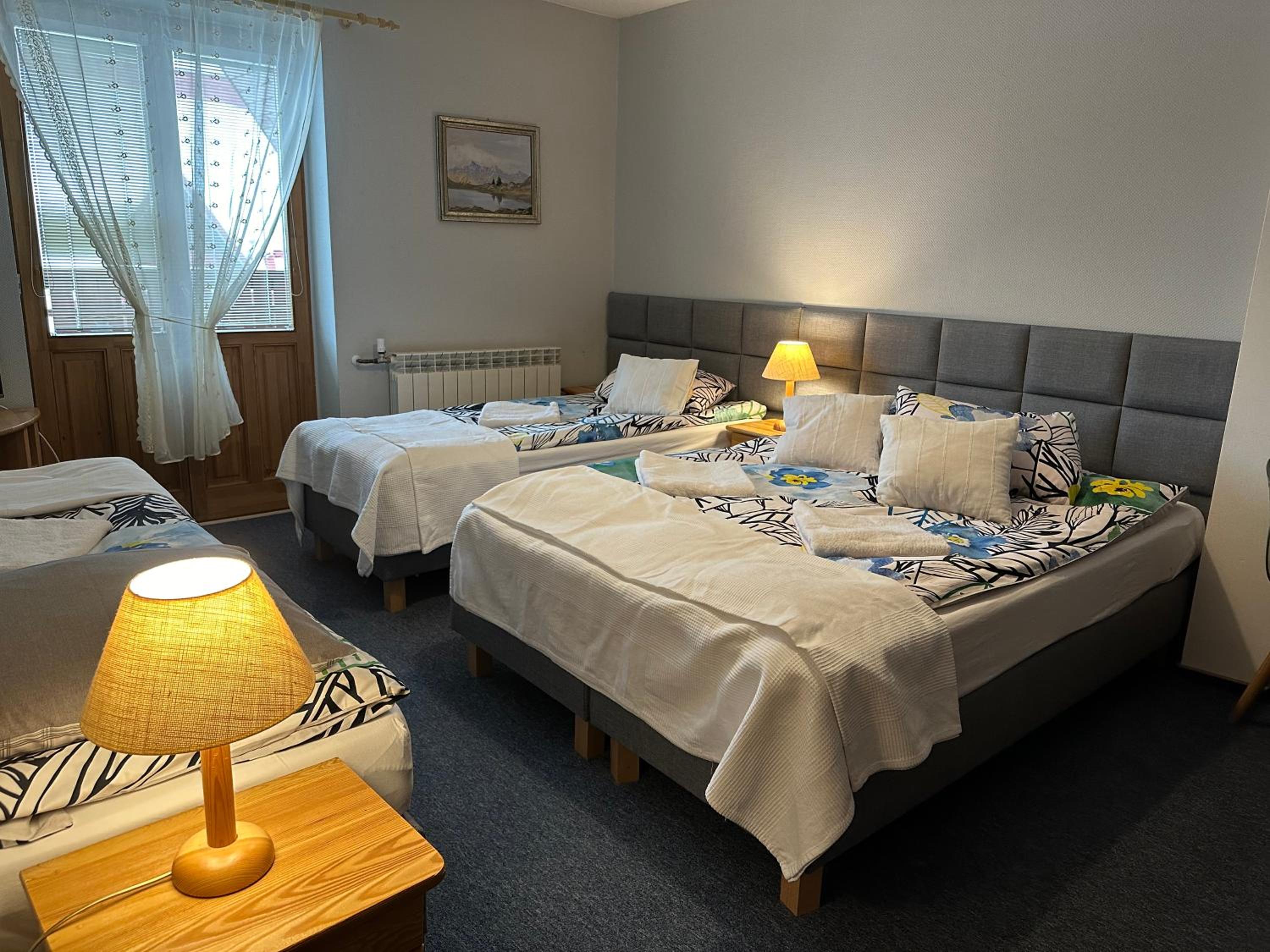 Quadruple Room - Photo 1