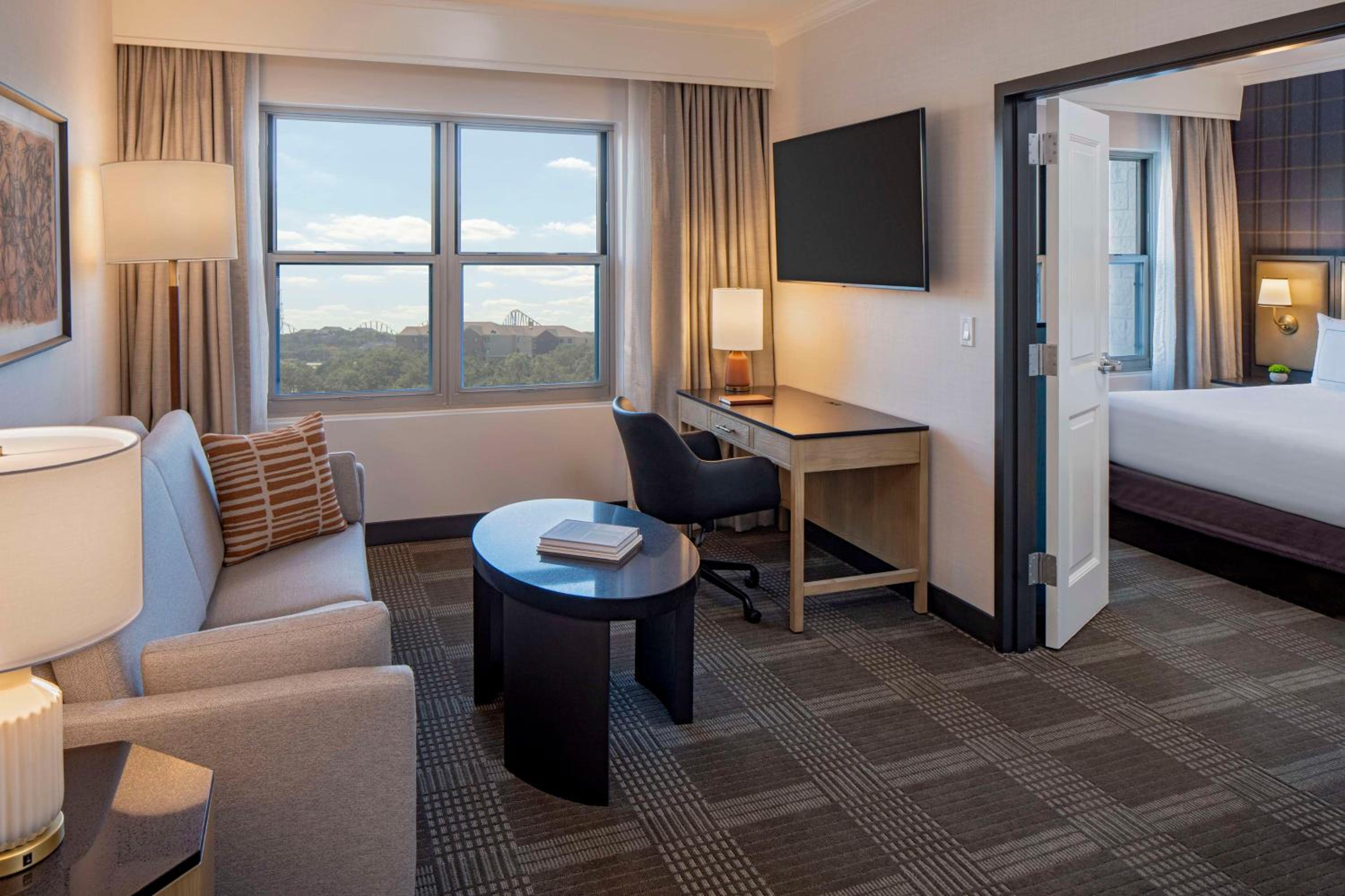 One-Bedroom King Suite - Photo 12