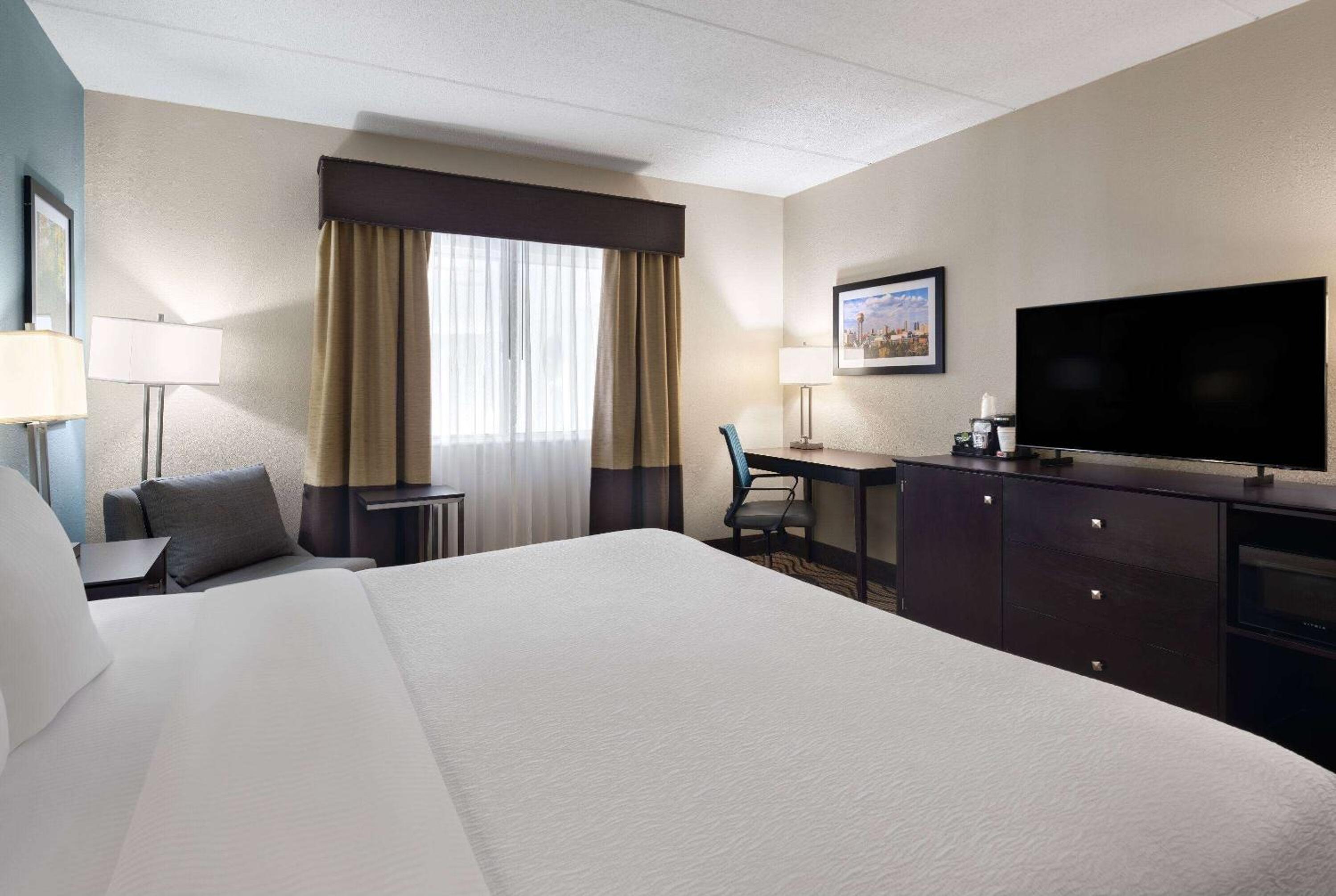 King Room - Pet Friendly/Non-Smoking - Photo 1