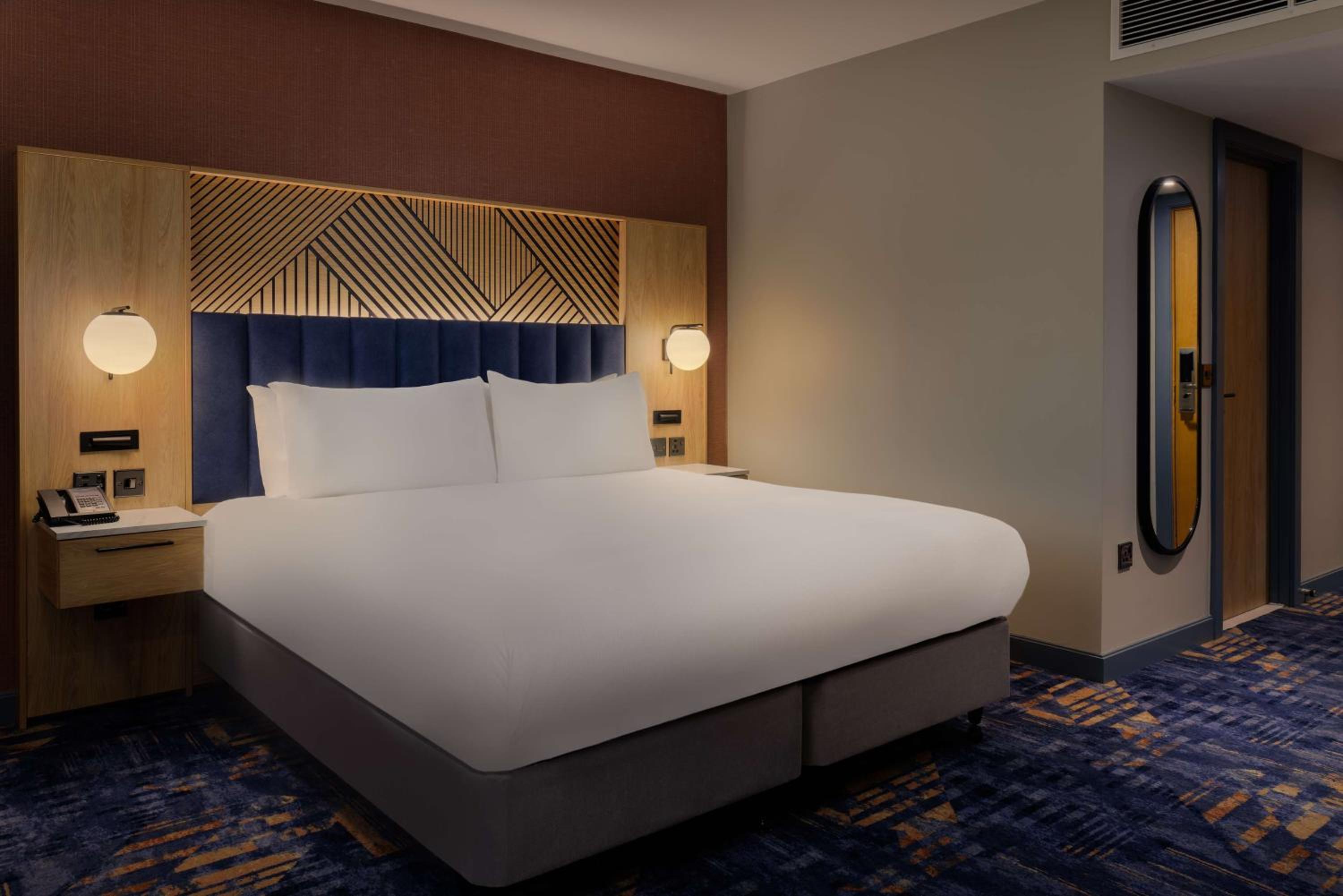 Superior King Room - Photo 5