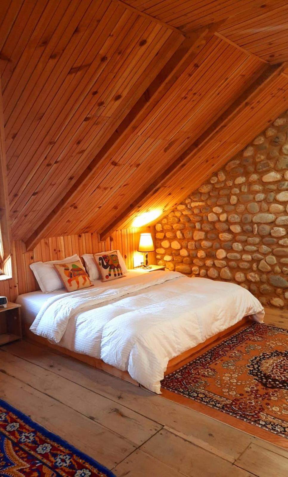 Family Room with Mountain View photo 3