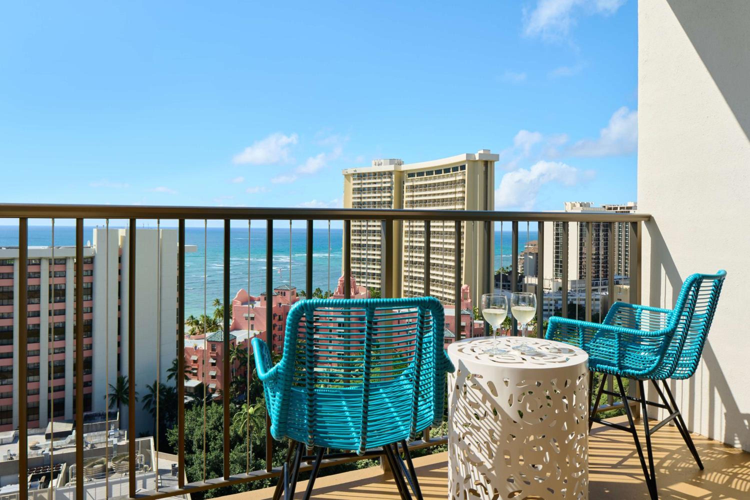 Suite - Photo 9