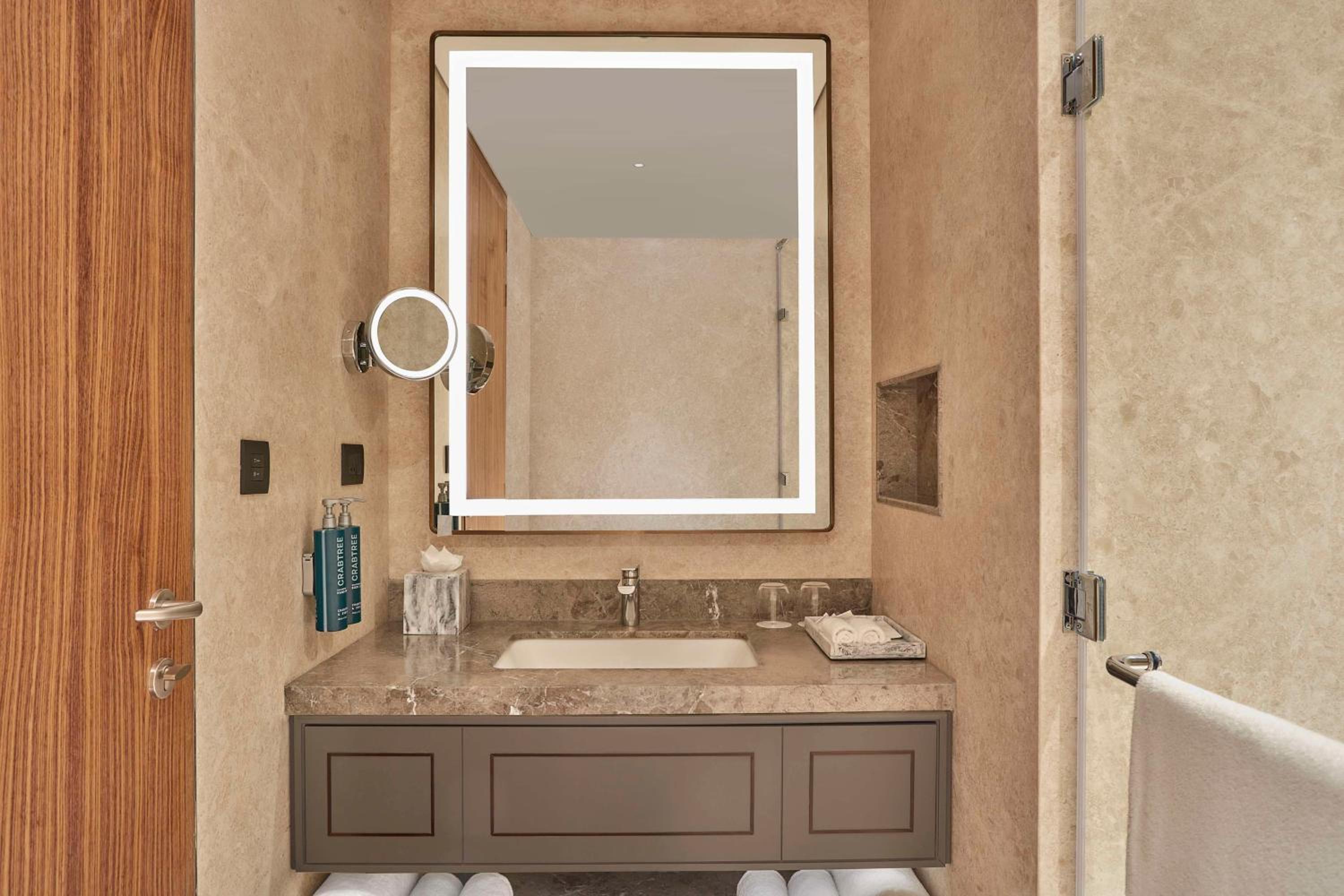 Executive King Room - Photo 3