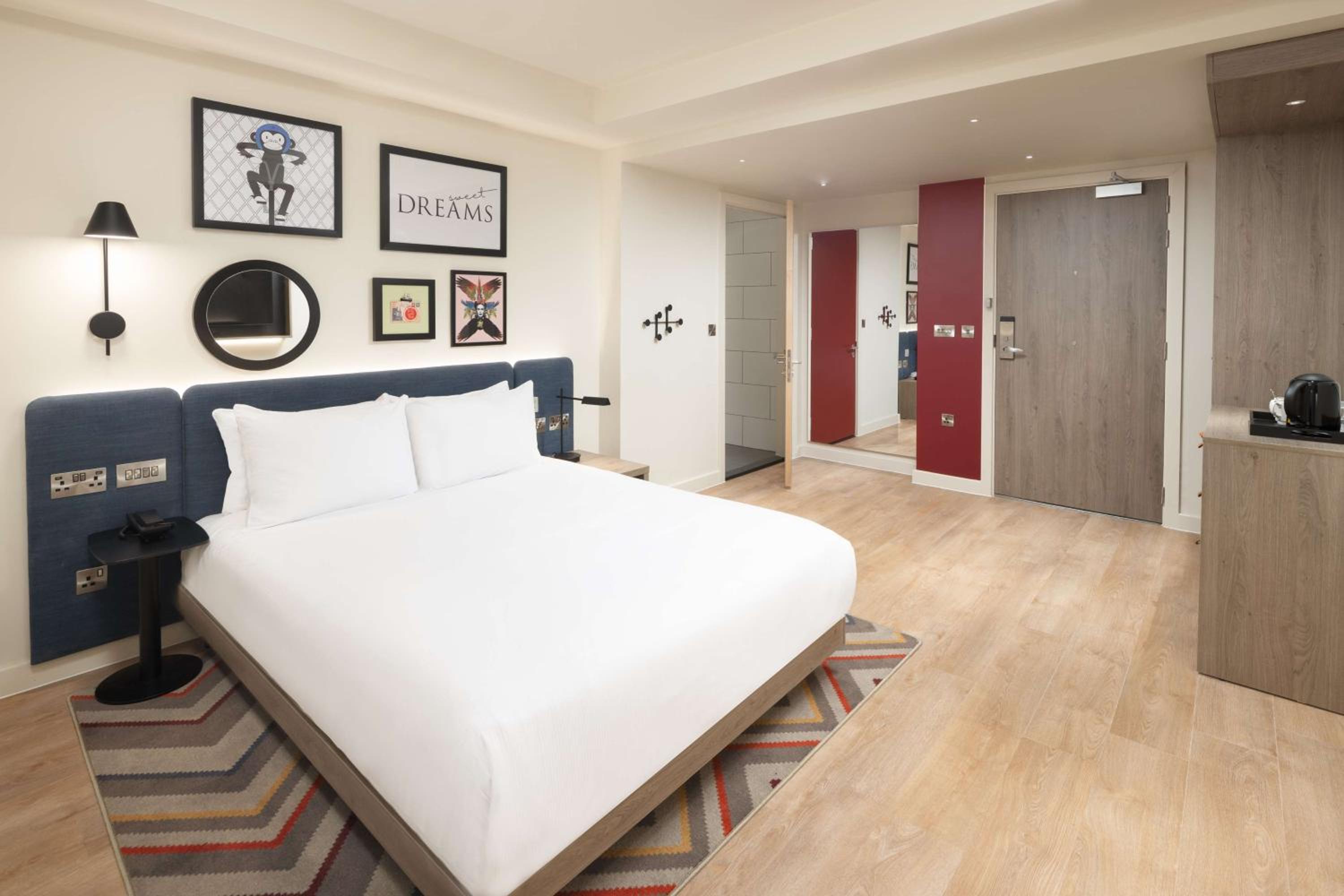 Queen Room - Mobility Access