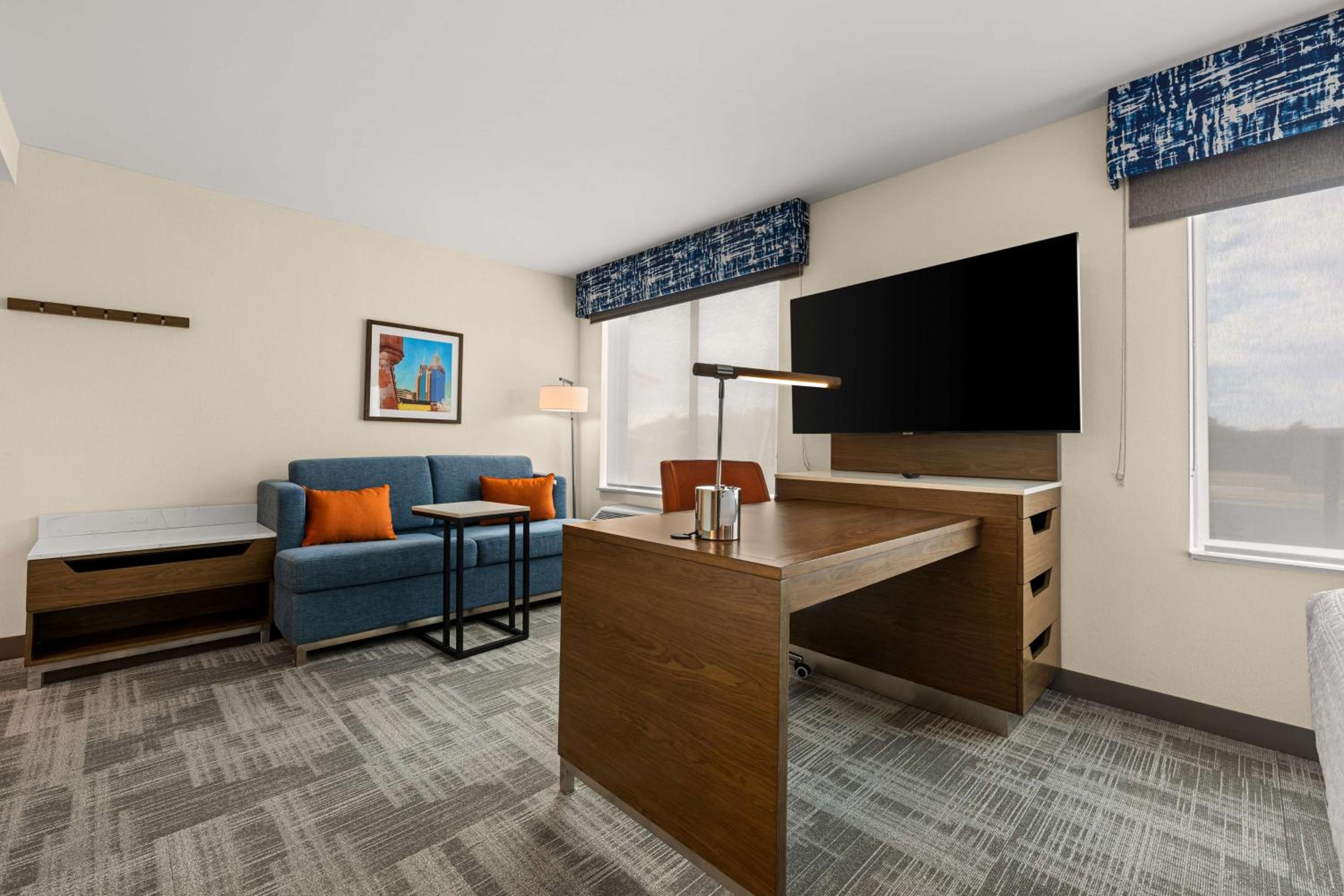 King Studio with Sofa Bed - Hearing Accessible - Photo 2