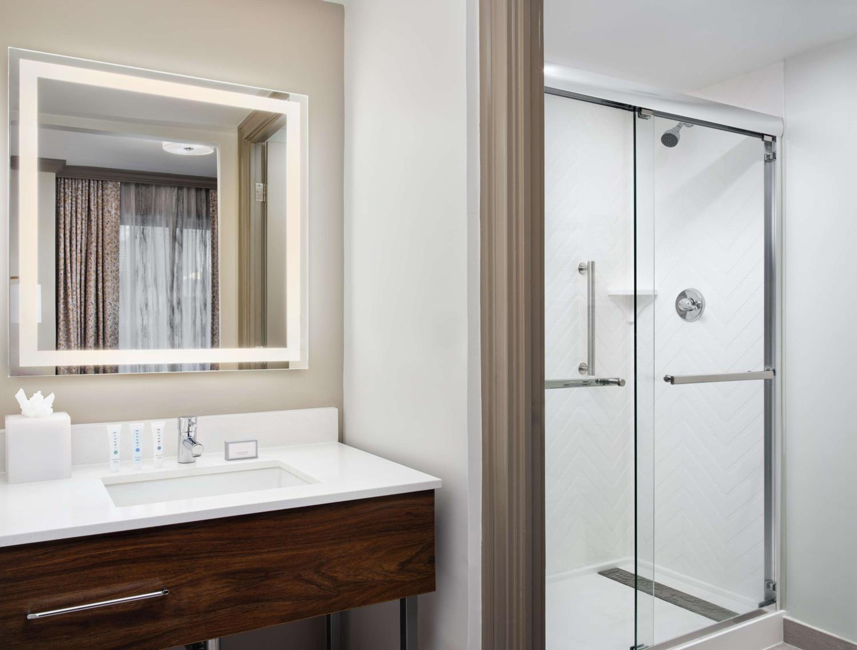 Double Room with Two Double Beds - Photo 3