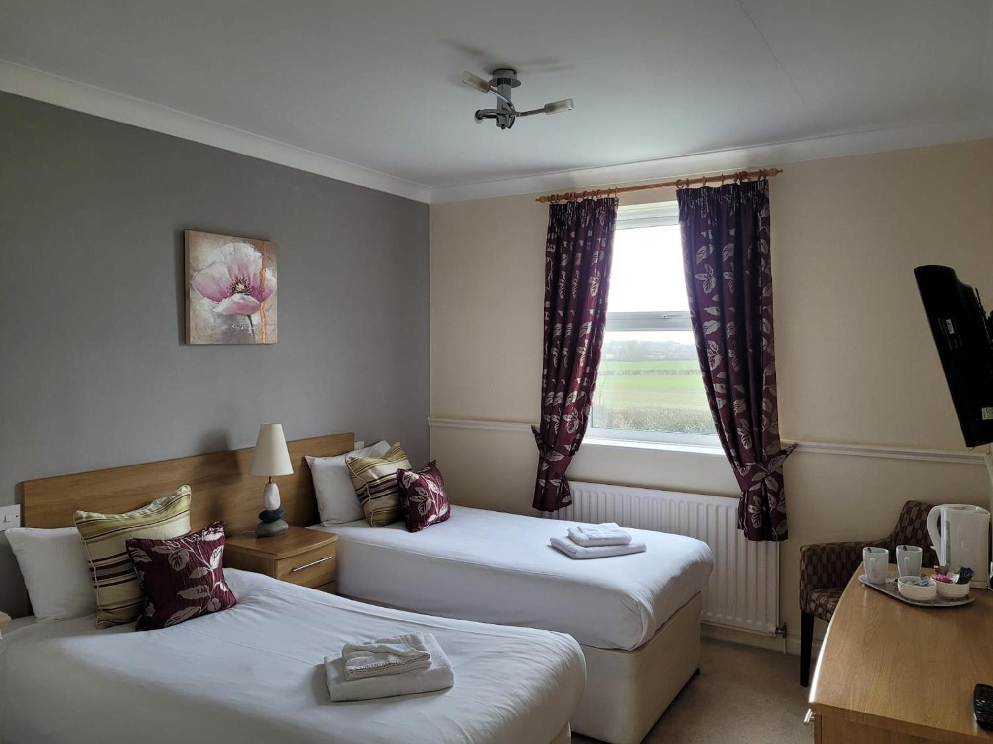 Standard Twin Room photo 3