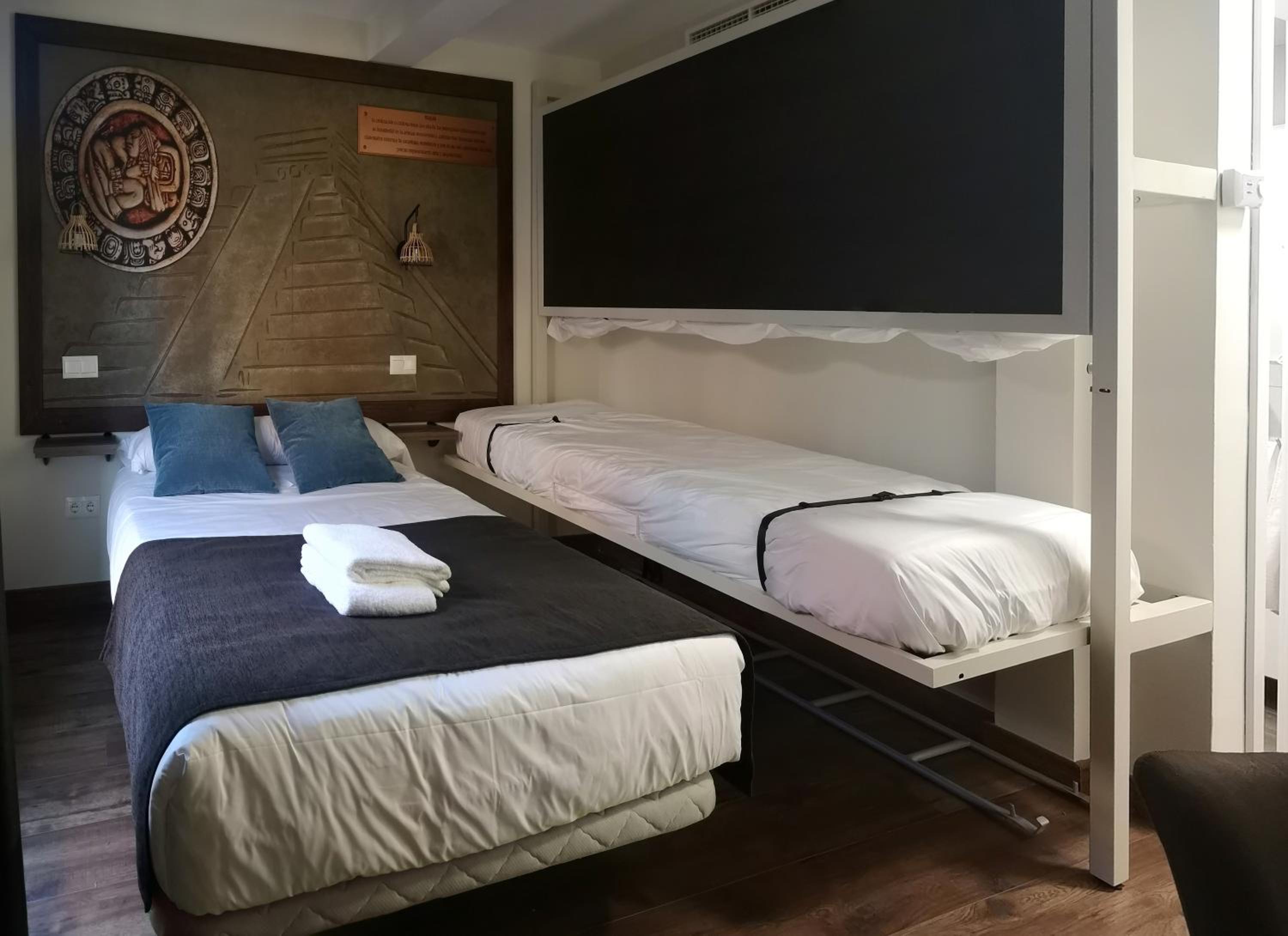 Quadruple Room - Photo 1