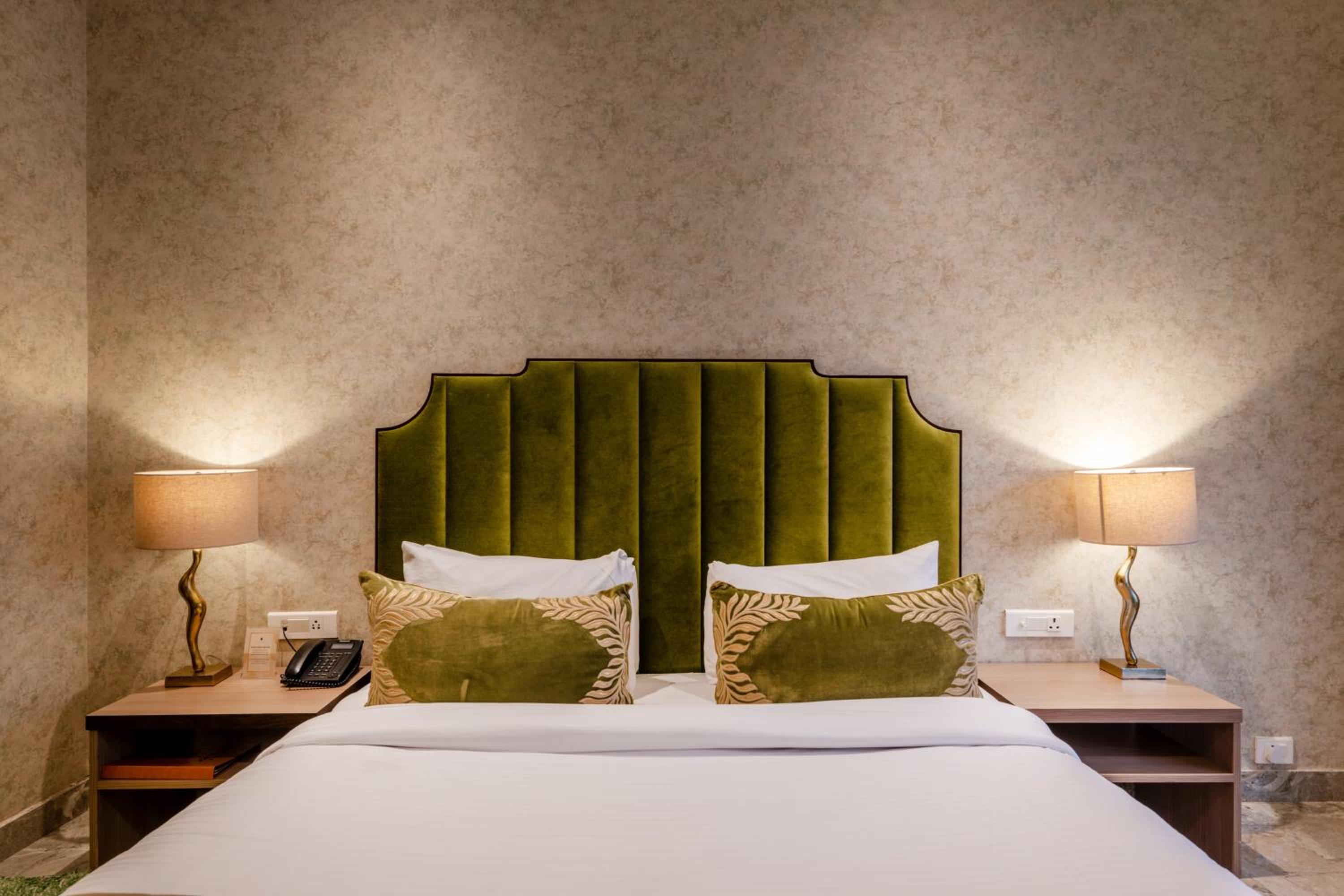Executive Suite with Balcony And Ganges View | 10% Discount on Spa, Food and Beverages