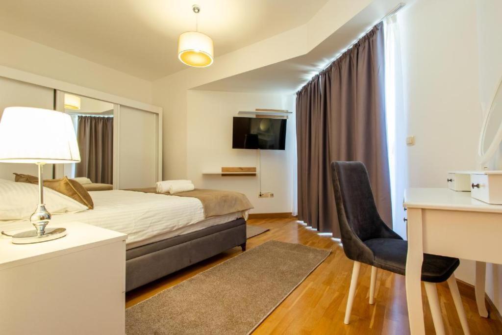 One-Bedroom Apartment photo 2