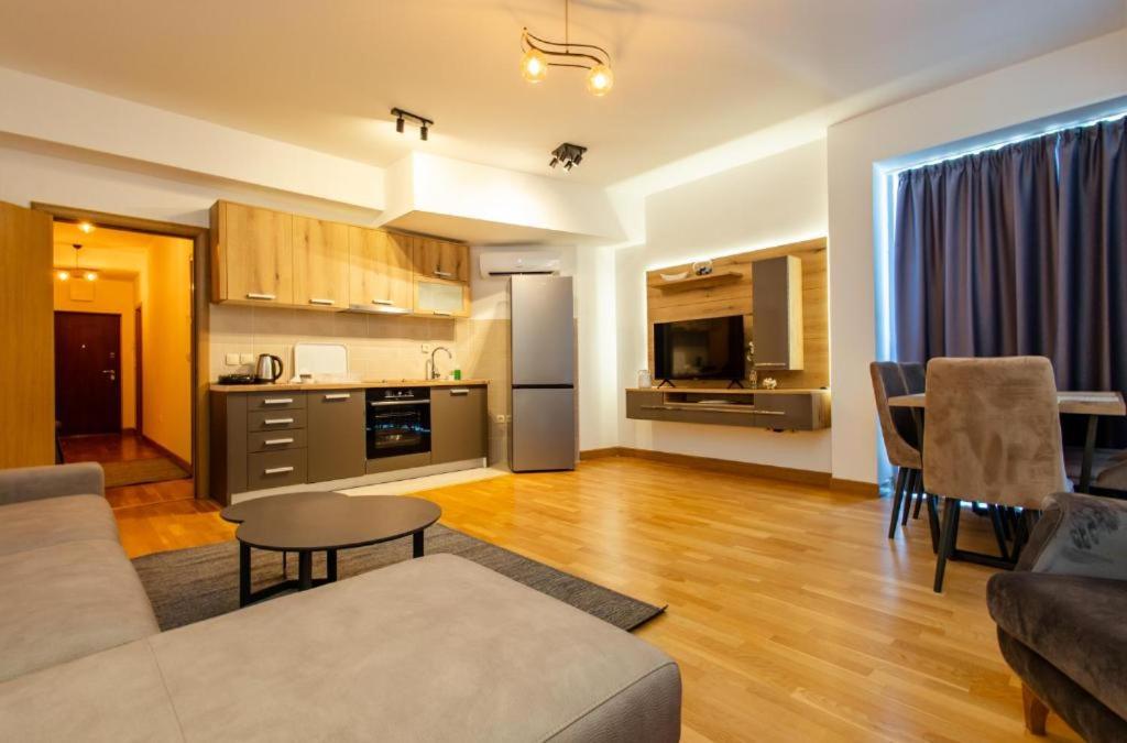 One-Bedroom Apartment photo 3