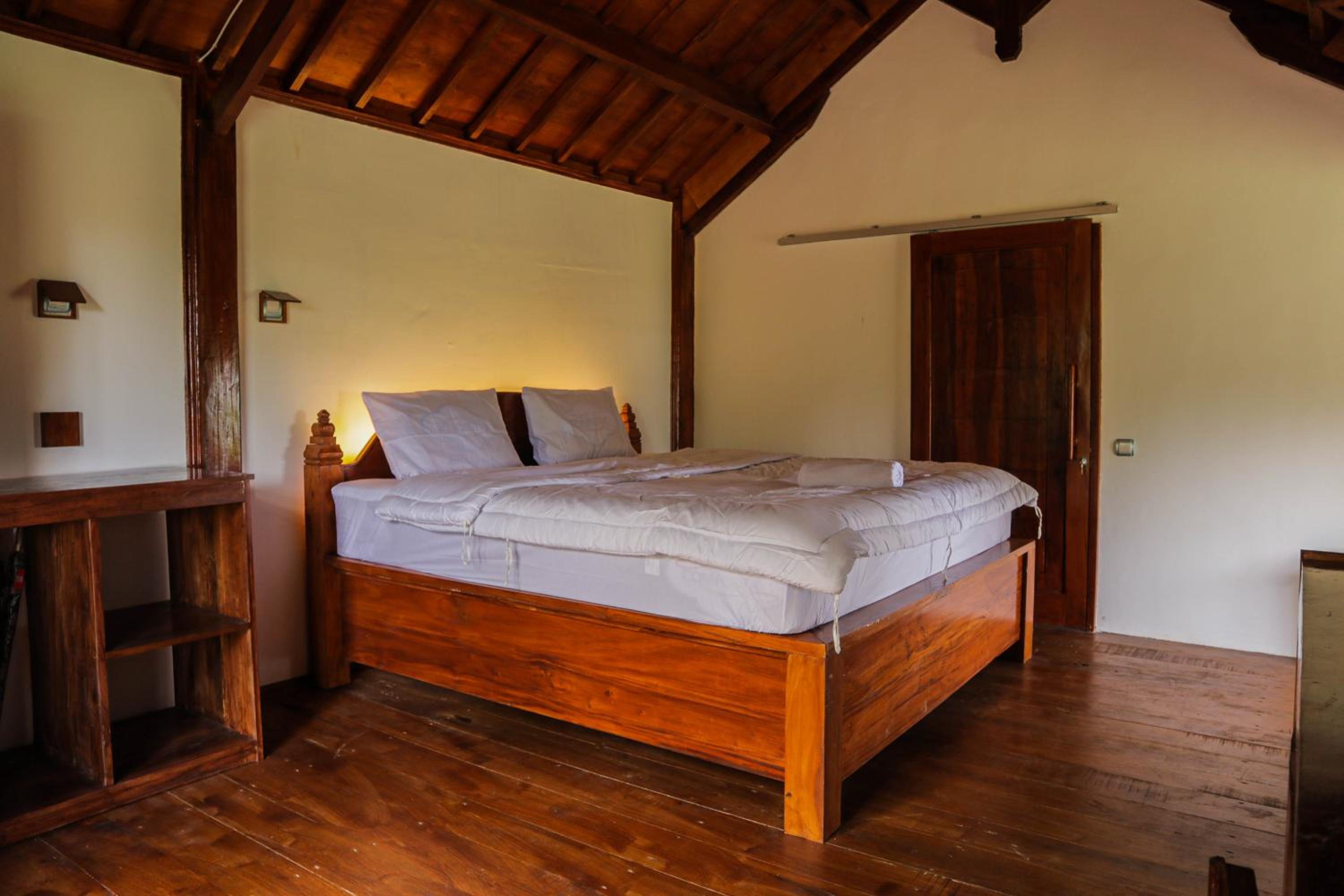 Deluxe King Room photo 1