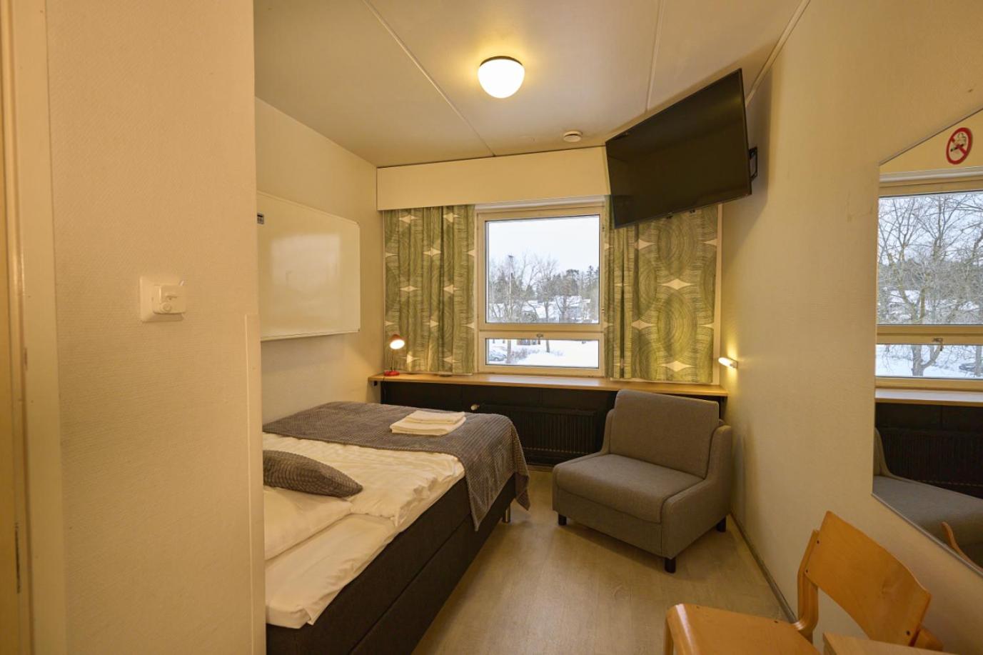 Twin Room - Photo 2