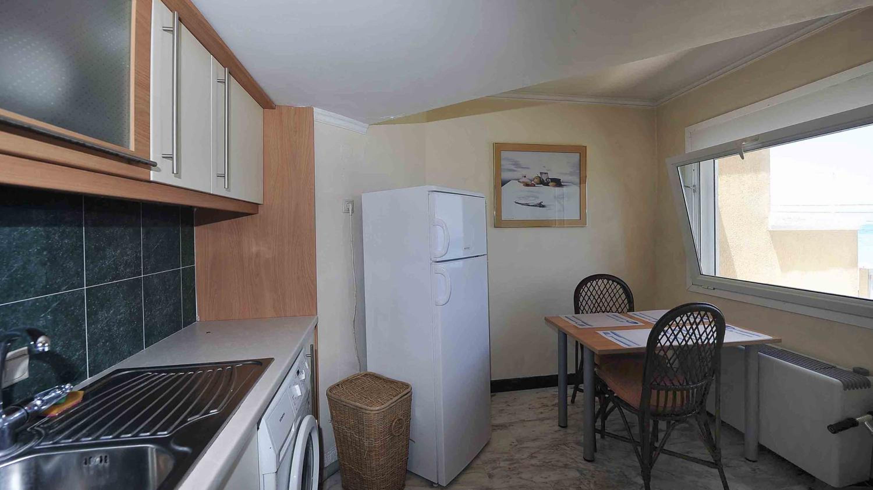 One-Bedroom Apartment photo 3