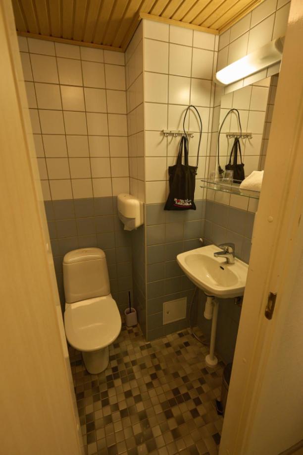 Twin Room - Photo 3