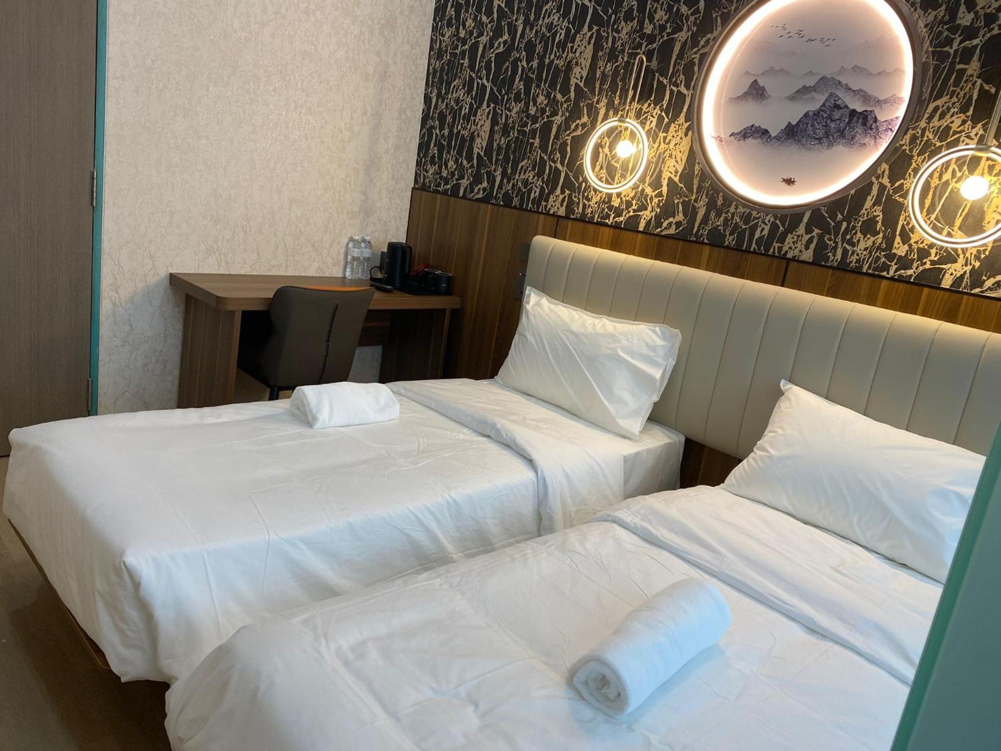 Deluxe Double or Twin Room photo 2