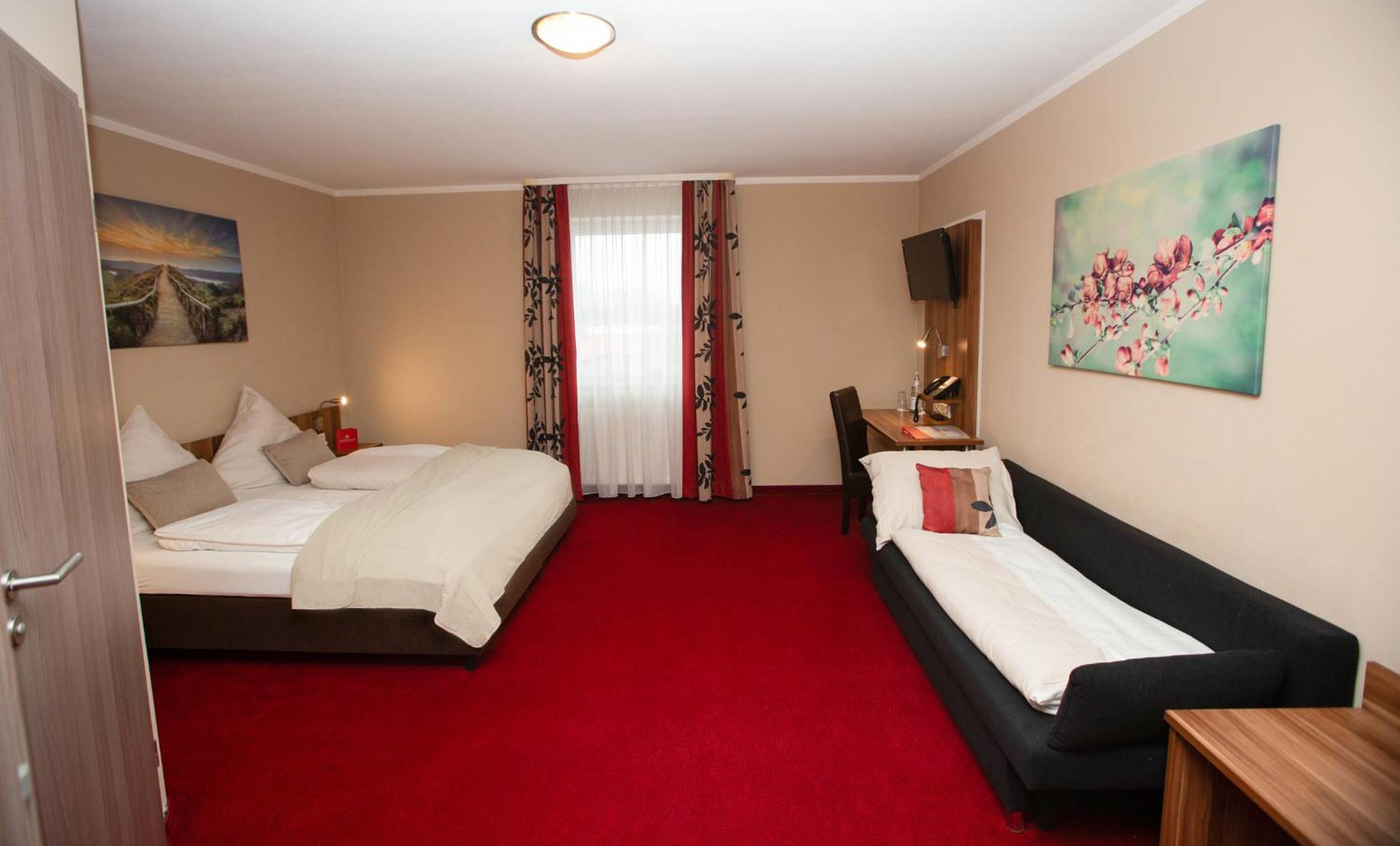 Double Room - Photo 9