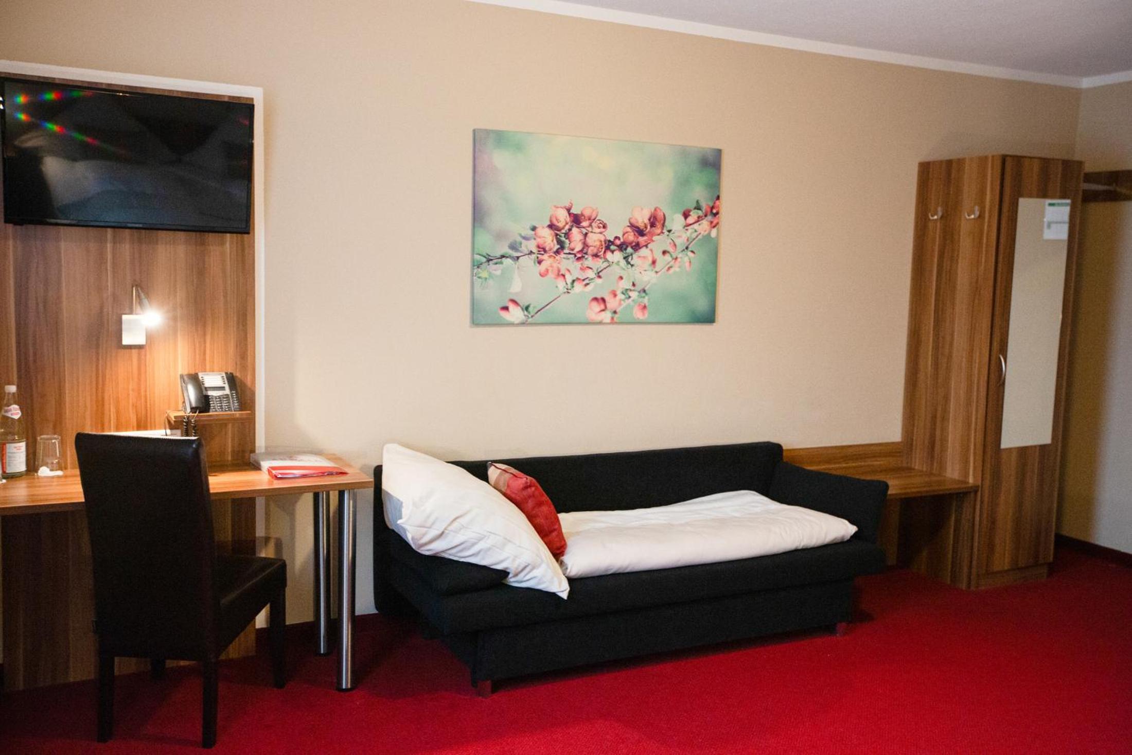 Double Room - Photo 12