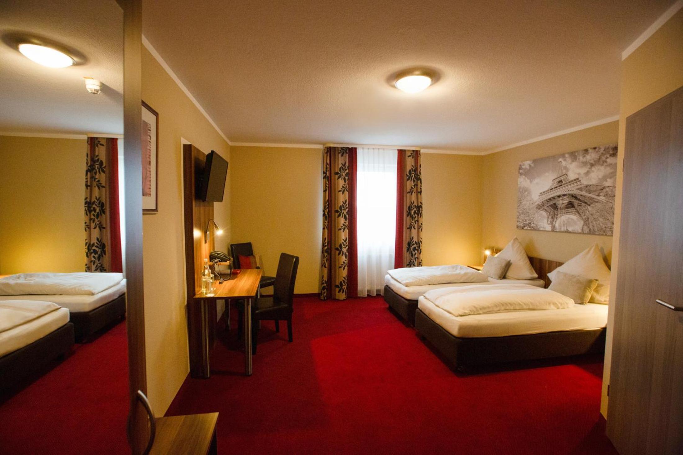 Double Room - Photo 10