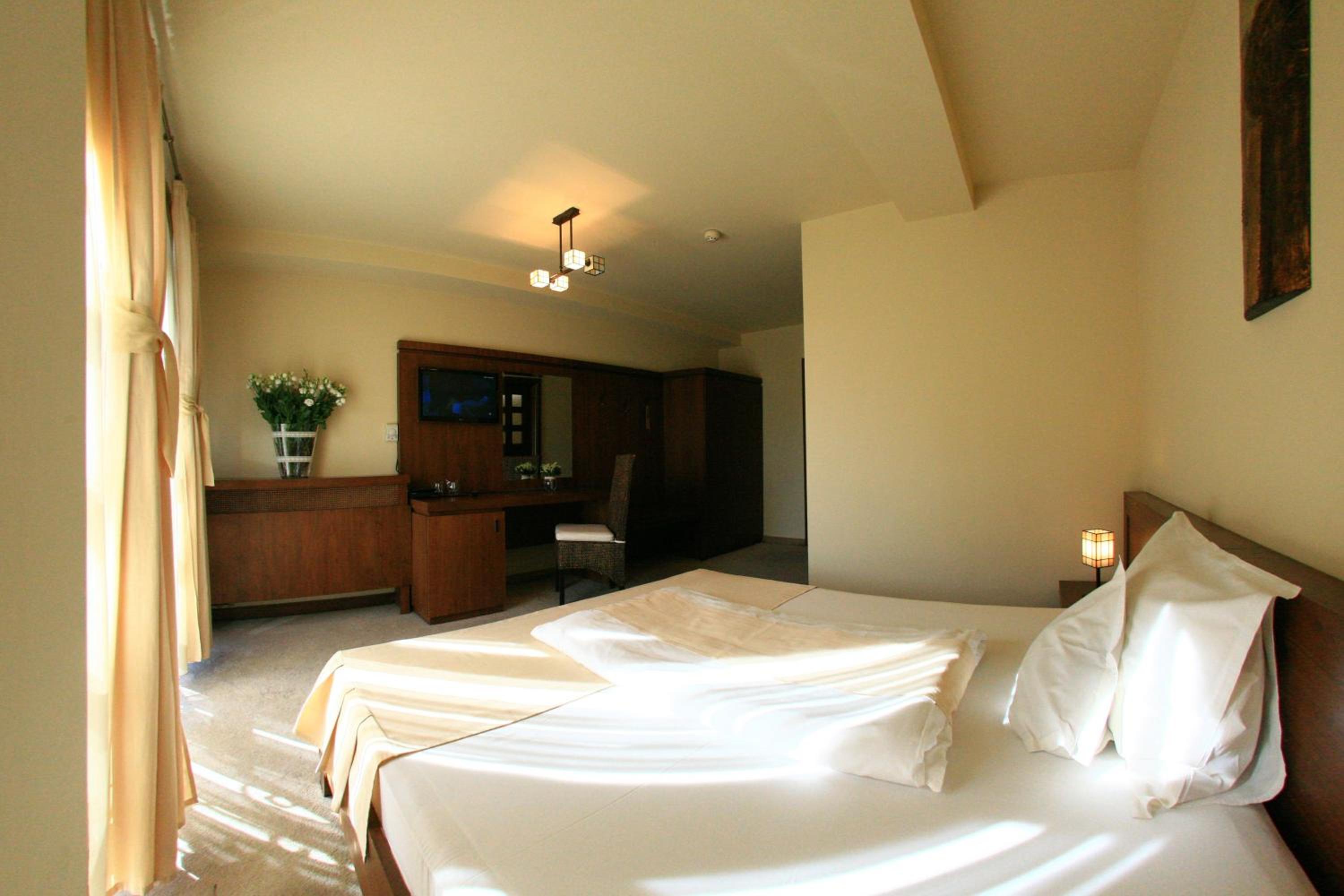 Double Room - Photo 2