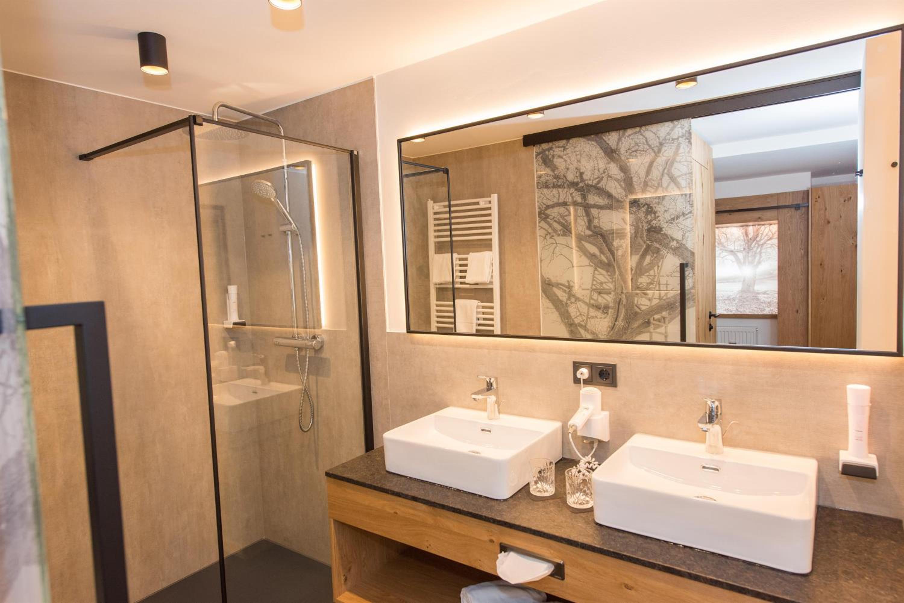 Family Room with Shower photo 2