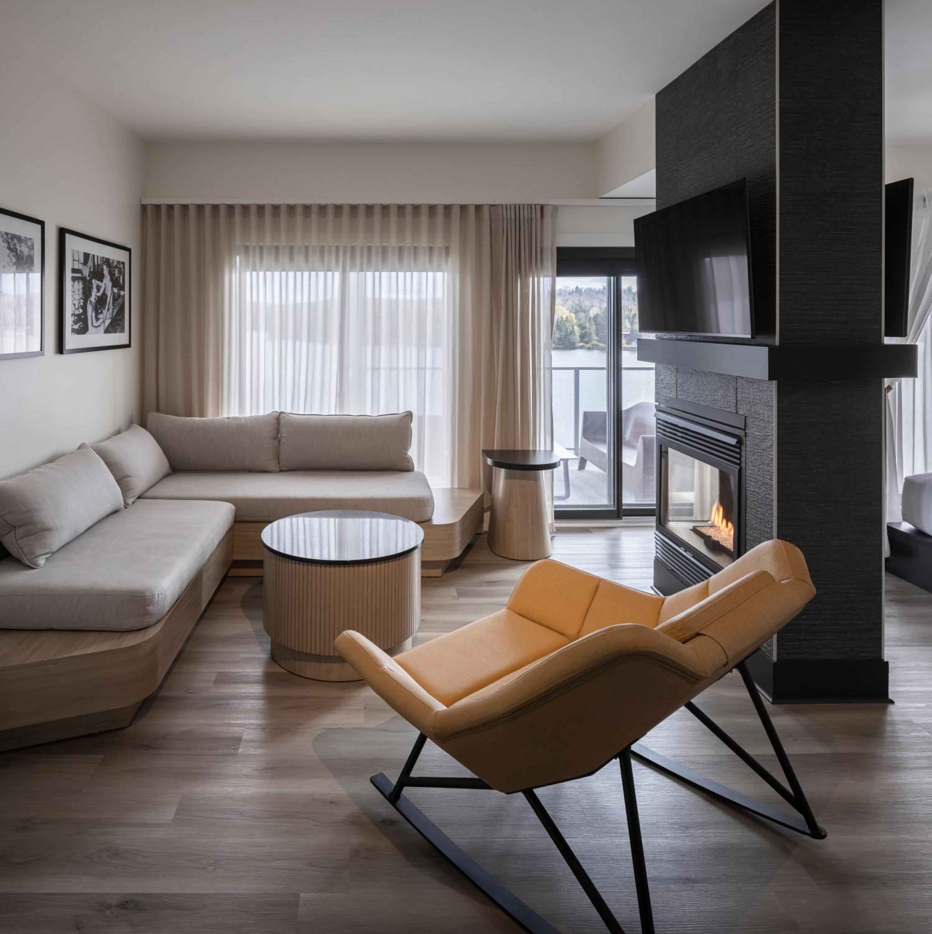 Suite with Lake View photo 2
