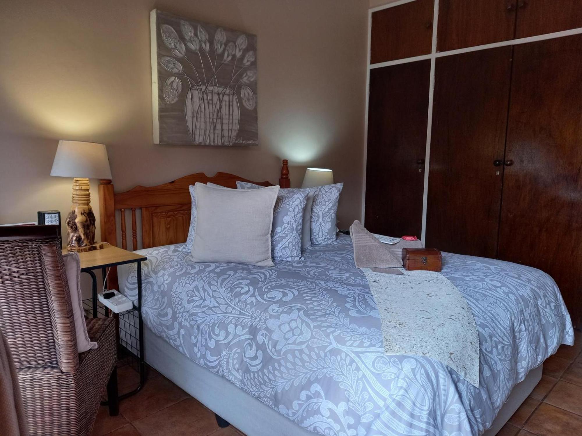 Double Room with Private Bathroom - Photo 11